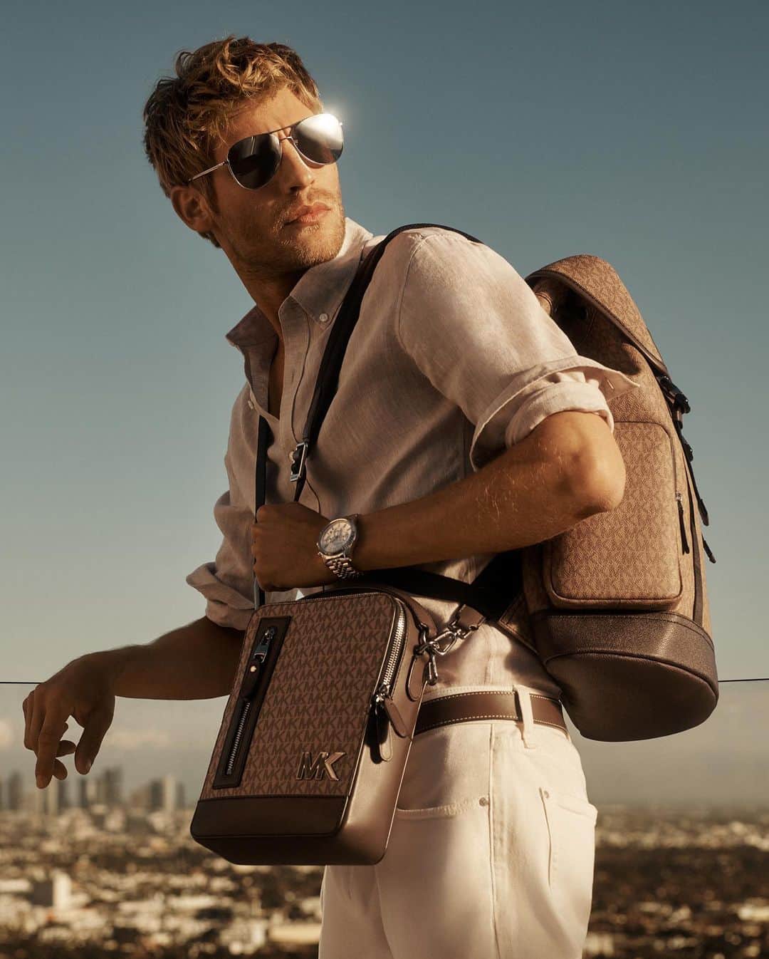 のインスタグラム：「Adventure awaits. #MichaelKorsMens  Photographed by @LachlanBailey」