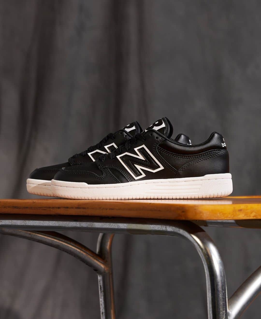 Foot Lockerのインスタグラム：「Clean essentials.  Grab the New Balance 480 in sizing in-store & online now.」