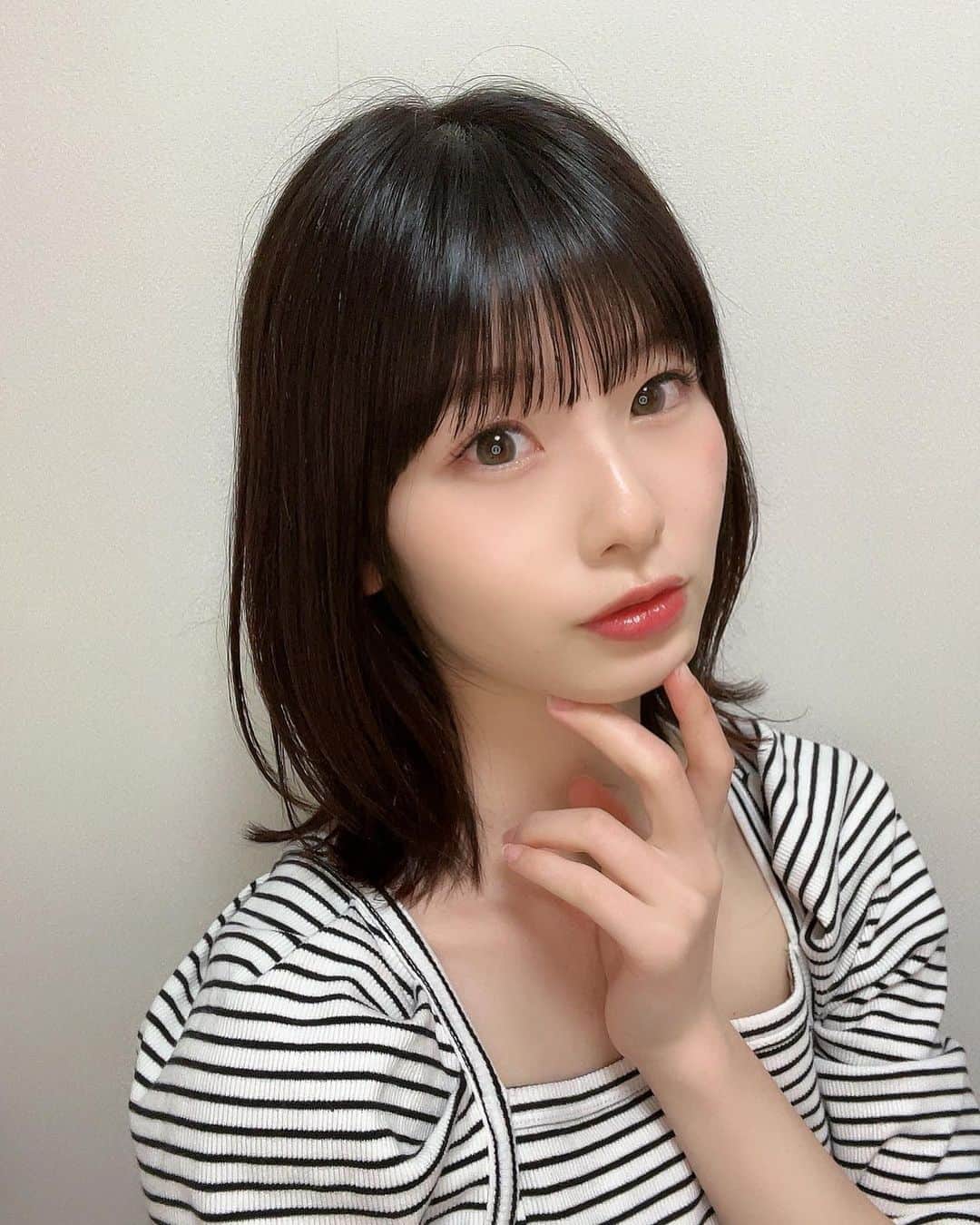 のインスタグラム：「. 髪切った✂️  I had my hair cut✂️  #ヘアカット #haircut #ボブ #レイヤーカット #レイヤーボブ です！！！」