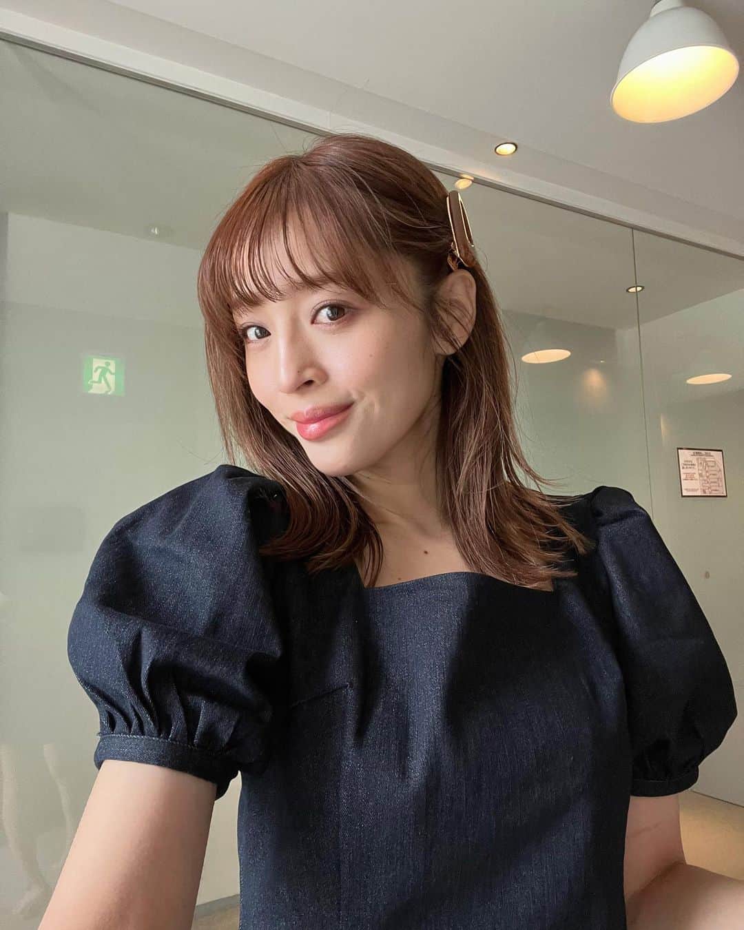 神部美咲さんのインスタグラム写真 - (神部美咲Instagram)「週末です〜😇🤎  #週末はウマでしょ」4月28日 20時13分 - jimbu_misaki