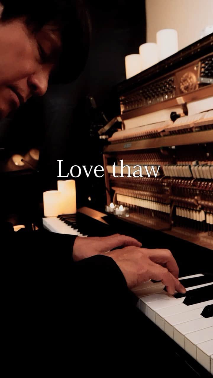 望月衛介のインスタグラム：「Love is always changing. 💞 Sometimes it is tender, sometimes cold, sometimes sad, sometimes cruel.  Even love that has hardened is loosened by love and begins to move. That is love.😊  #eisukemochizuki  #piano #pianist  #composer  #originalsong  #originalcomposition #healing #heal #chill #chillmusic  #newage  #newagemusic  #classic #classical  #ピアノ #ピアニスト #癒し #ニューエイジ #ヒーリング #オリジナルソング #作曲 #満月作曲 #望月衛介 #fullmoon #満月」