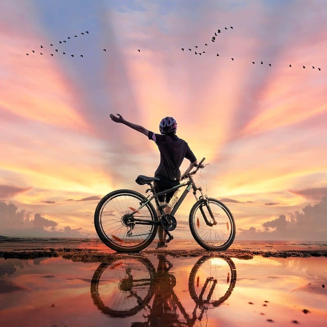 アイスウォッチさんのインスタグラム写真 - (アイスウォッチInstagram)「Being free! 🚲  #icewatch #iceclearsunset #sunset #horizon #elegante #summer #caliente #fresh #paradise #bike #beach」4月28日 18時45分 - icewatch