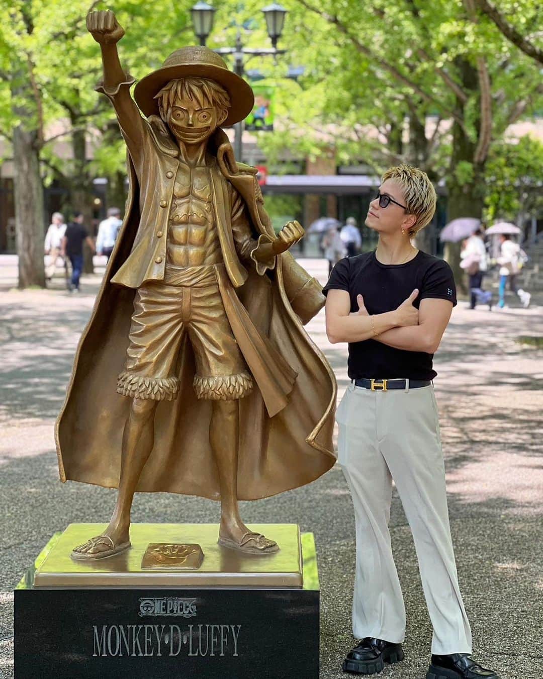 のインスタグラム：「憧れの男に会ってきた🔥  #ONEPIECE #ヒノ国 #熊本 #もっと立派なアーティストになって #いつかまた会いにきます」