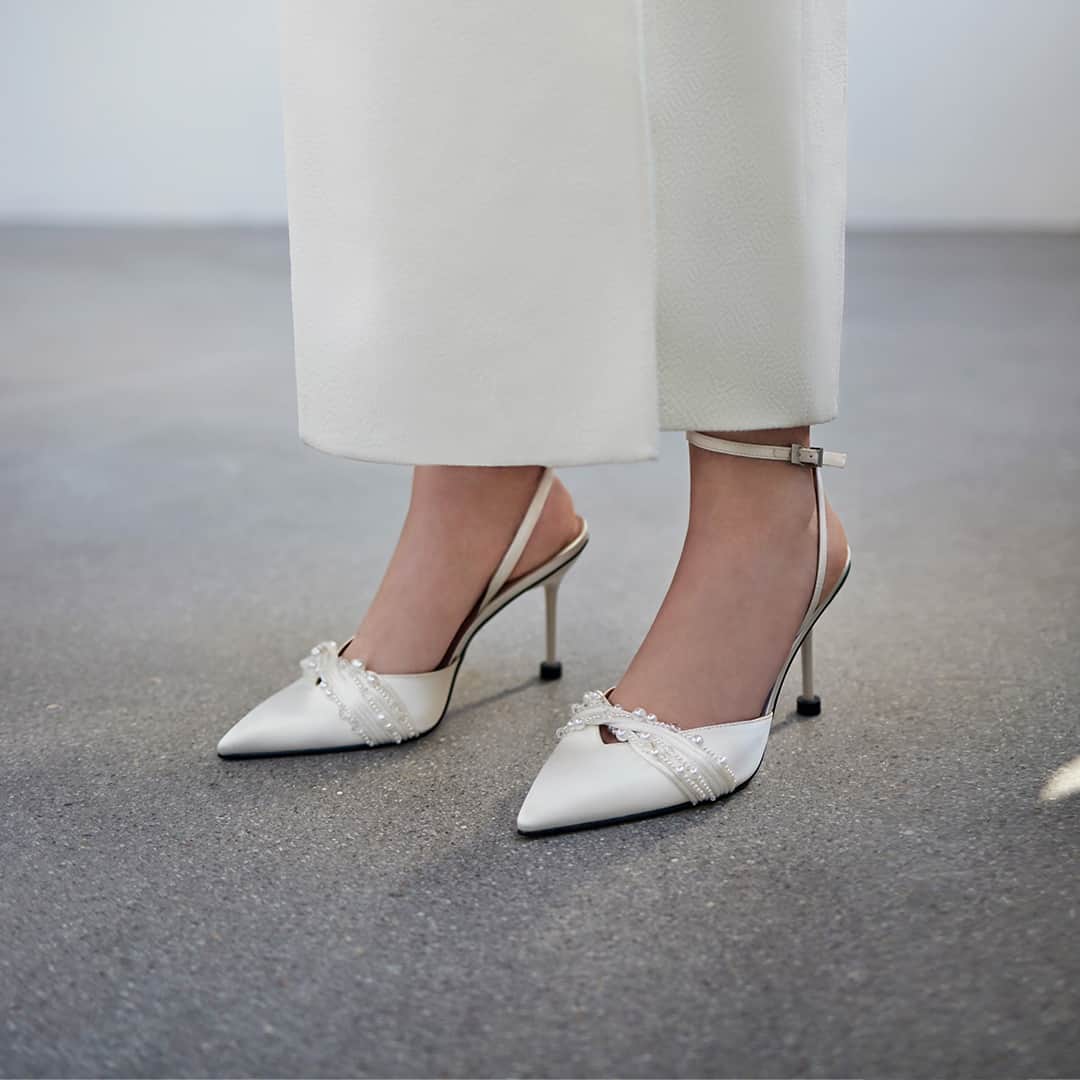 CHARLES & KEITHさんのインスタグラム写真 - (CHARLES & KEITHInstagram)「The beaded satin ankle-strap pumps will enhance the silhouette of your wedding gown and add a touch of elegance to your overall look.  Click on the link in bio to explore and shop the bridal range.  #CharlesKeithSaysYes #CharlesKeithSS23 #CharlesKeithOfficial」4月28日 19時00分 - charleskeithofficial