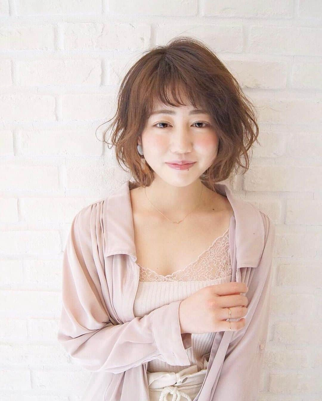 美人看護師図鑑さんのインスタグラム写真 - (美人看護師図鑑Instagram)「♡♡♡ ㅤ　 本日紹介させていただくナースは…❣️ ㅤ　 ----------------------------- 💁‍♀️ sachiさん( @sachikuu)さん 📌神奈川県在住 🏥 全科混合病棟▶︎精神科▶︎小児科・内科クリニック ----------------------------- 　 病棟からクリニックに働き方を変え、 自分の好きなことをする時間を 上手につくっているsachiさん😌✨ 　 休みの日もカフェが好きなので、 ゆっくりカフェで読書をしたり日記を書いたり 勉強したりして過ごしているそう💕 　 また、ここ数年お菓子作りにはまっていて 気づいたらキッチンで1日過ごしていることも..😂 料理やお菓子作りは気分転換になってとても楽しいと話されていました🧁✨ 　 女子力と優しい雰囲気が伝わってきます🍀 　 sachiさんありがとうございました❣️ㅤ 　 他にも素敵な投稿がございますので、 是非 @sachikuuさんのアカウントをㅤ チェックしてみてくださいね👀💘 ㅤ　 +++++++++++++++++++++ ㅤ　 『美人看護師図鑑』に掲載をご希望の方は👇 　 @nurse_zukan をタグ付け、 投稿文には #美人看護師図鑑 ㅤ #ナース図鑑 を付けて下さい💕ㅤ ㅤ　 +++++++++++++++++++++ ㅤ　 🚑❤️🚑❤️🚑❤️🚑❤️🚑❤️ ㅤ 姉妹アカウントのご紹介 ㅤ 『Nurse BB ( @nursebb.official )』 看護師さん向けに、転職相談、エステなどのㅤ お得な情報を配信していくアカウントです💓ㅤ LINE@限定のクーポン等もありますので、 ✔️Check it out ‼︎ 　 💉⭐️💉⭐️💉⭐️💉⭐️💉⭐️ ㅤ　 ㅤ　 #看護師 #ナース  #現役看護師 #現役ナース #フリーナース #フリーランスナース #nurse #nursebb  #小児科 #クリニック #小児  #夜勤 #働き方 #休日の過ごし方 #料理 #お菓子作り #美人看護師 #ナースの休日 #看護学生 #ナースのお仕事 #お菓子 #看護師あるある #カフ#勉強 #カフェ時間 #趣味の時間」4月28日 19時00分 - nurse_zukan