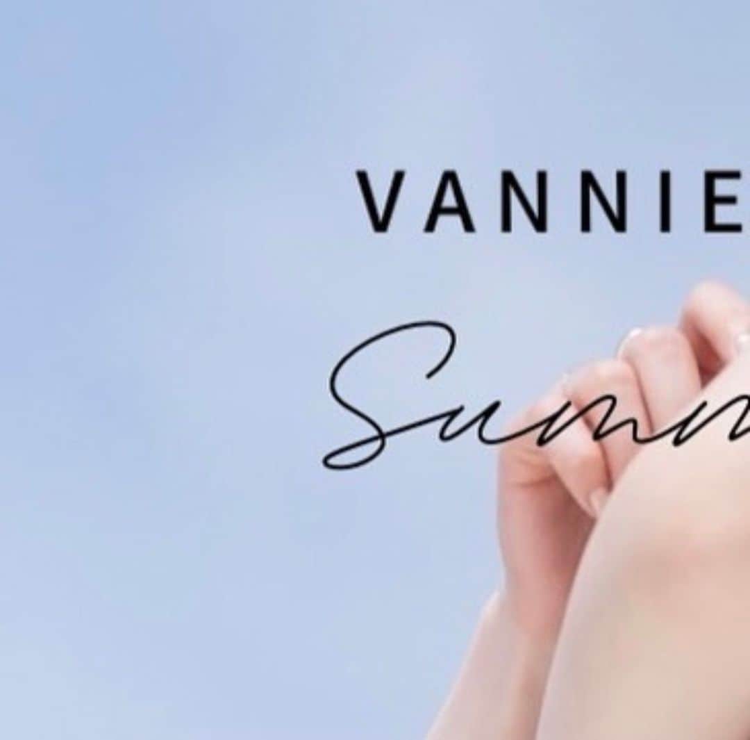 Vannie Officialのインスタグラム：「• VANNIE U 2023 summer COLLECTION •  feat.NAGOMI  本日より InstagramにてLOOK公開スタート。  公式TikTokやZOZOTOWNでも順次公開予定ですので、 ぜひフォローやお気に入り登録をしてお楽しみくださいませ。  @__nagomi32__   #vannie_u #ヴァニーユー #ZOZOでしか買えない #2023summercollection」