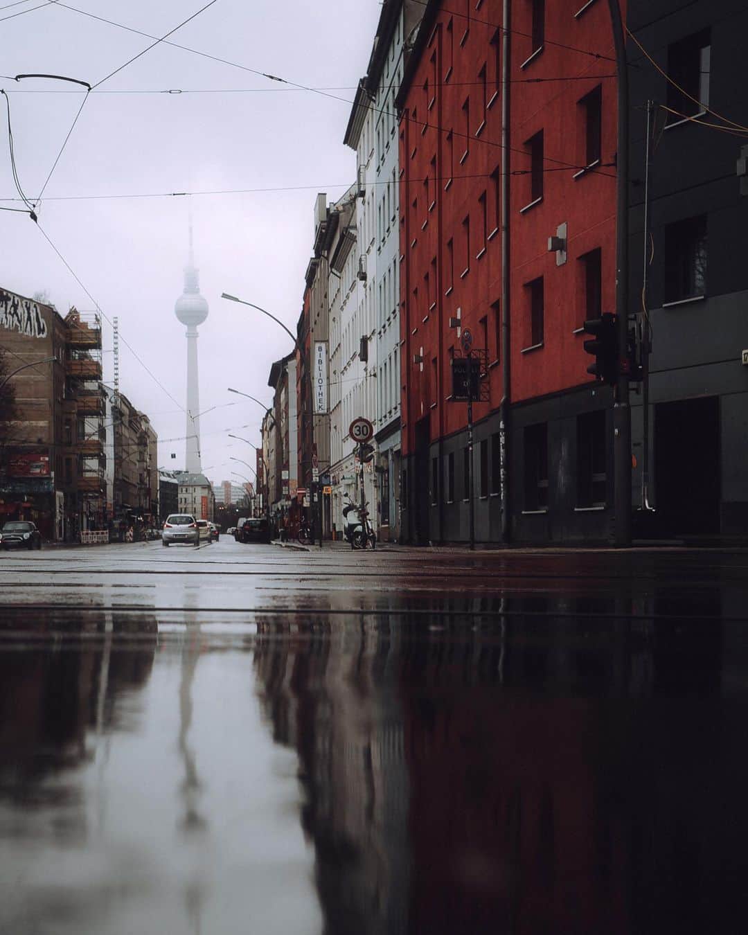 Thomas Kakarekoのインスタグラム：「Berlin vibes 📸 A brief collection of random moments from the city that I got to capture over the years.  #berlin」