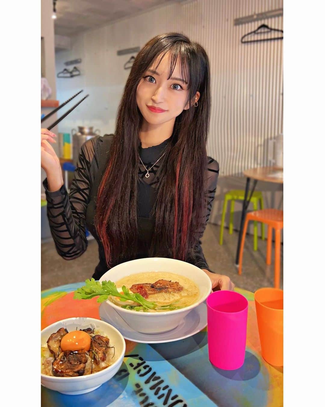 だふちゃん 。のインスタグラム：「🐣 🍜  @hohoke22 📌麺ほーほけきょ  チョンマゲ高知本店のご近所さんでランチ ♪  お店の名前が可愛い🖤  #麺ほーほけきょ #らーめん #高知」