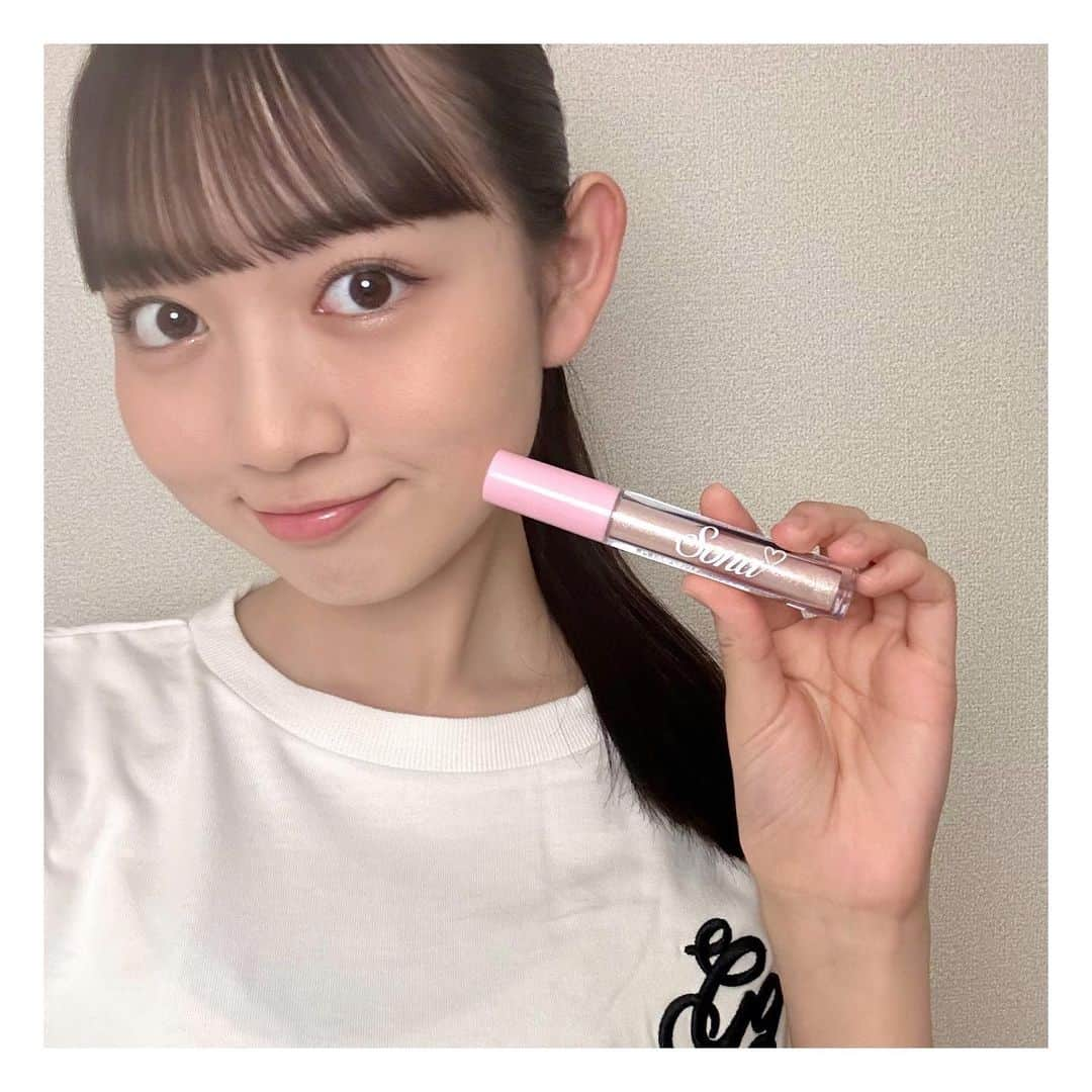 近藤結良さんのインスタグラム写真 - (近藤結良Instagram)「🎀🤍 ニコラ6月号の付録は…!! SONA 涙袋ライナー だよ~💕 * * 細かいグリッター＆パールがめっちゃ可愛いくて肌なじみのいいペールピンク色だよ~塗っただけで涙袋爆誕です🙌🏻 しかも!!ボトルが大きいからお得感たっぷり🤭 * * ニコラ6月号お楽しみに~ * * #ニコラ #nicola #ニコモ #SONA #ニコラ6月号ふろく #ニコラ5月号発売中 #近藤結良 #ゆらふぉとぐらむ」4月28日 19時20分 - yura_kondo.official