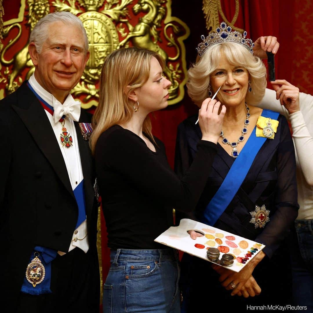 ABC Newsさんのインスタグラム写真 - (ABC NewsInstagram)「ROYAL REPLICAS: Waxwork representations of King Charles III and Queen Consort Camilla are retouched ahead of the Coronation celebrations, at Madame Tussauds in London. #royalfamily #kingcharles #queencamilla #britishmonarchy」4月28日 19時30分 - abcnews