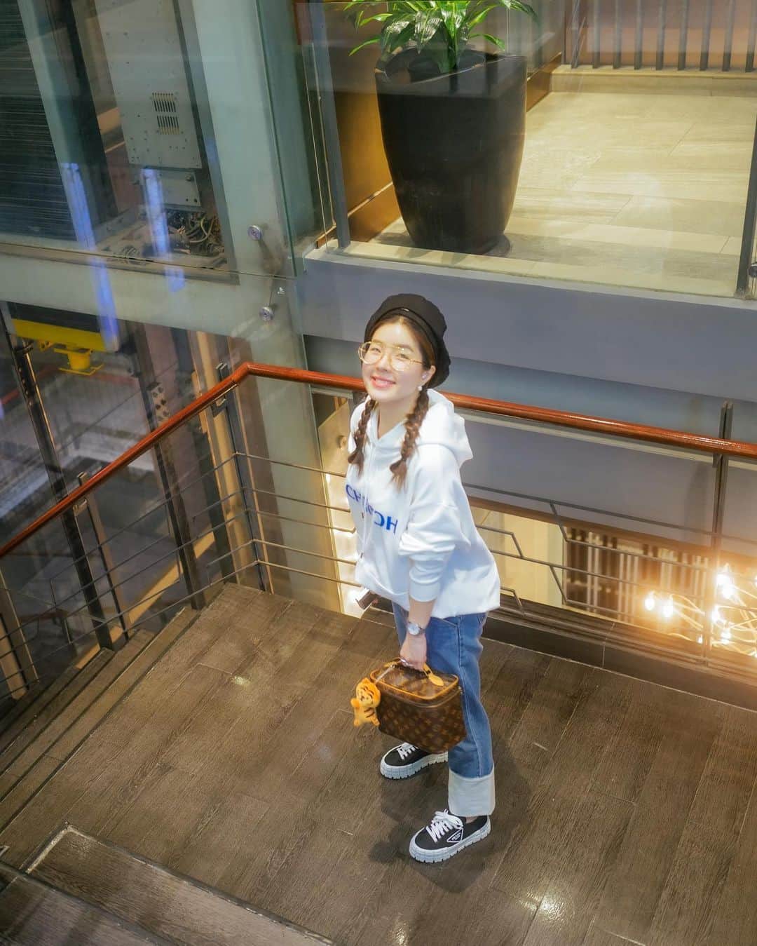 GYEON SEOのインスタグラム：「_* happy me 🤍 . . @richbitch_club  #gomdorishotz」