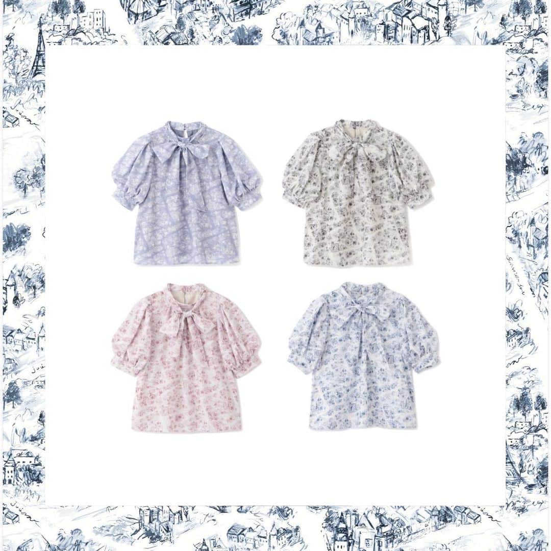 のインスタグラム：「チヅガラシリーズ🗺️ 📣2BUY10%OFF【 4/28-4/30･WEBのみ開催】 ￣￣￣￣￣￣￣￣￣￣￣￣￣￣￣￣￣￣￣￣ 4/28-4/30の期間中 2BUY10%OFFをオフィシャルストアにて開催🛍️ 新作アイテムが4月28日より続々入荷致しましたので 是非この機会にご覧ください！  さらに！ 展示会でも大人気だったチヅガラシリーズが 4/28(金)より 発売💌 架空の街をオリジナルで描き起こした地図柄は "JILL by JILL STUART"のロゴも隠れている 遊び心もあるデザイン。  . 🔸チズガラプリントブラウス 商品番号 1253110027 ¥ 13,310（税込）  毎年人気のブラウスを、今年は地図柄にアップデート。 袖部分は内側から吊ることで ふわっとした立体的なボリュームを出しました。 ニット同様にリボンは後ろ結びと着脱ができるので 合わせるボトムやヘアスタイルに合わせてアレンジして頂けます。 バギーデニム、センタープレスハイウエストデニムパンツとのコーディネートがお勧めです。  ￣￣￣￣￣￣￣￣￣￣￣￣￣￣￣￣￣￣￣￣￣ #ジルバイジルスチュアート  #jillbyjillstuart #jillby  #2023ss」