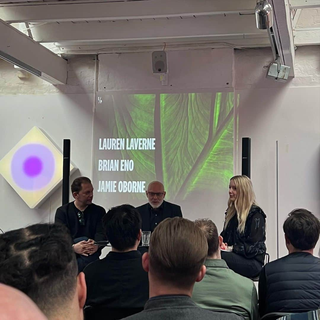 ナタリー・インブルーリアさんのインスタグラム写真 - (ナタリー・インブルーリアInstagram)「I listened to an inspiring discussion this week hosted by the legend @brianeno and @jamieoborne in conversation with @laurenlaverne on “unleashing the power of music in service of the planet” and the great work @earthpercent is doing! Check them out.. there are many ways to get involved. Thanks  @gemmaunderdog  for the invite x」4月28日 19時44分 - natalie_imbruglia