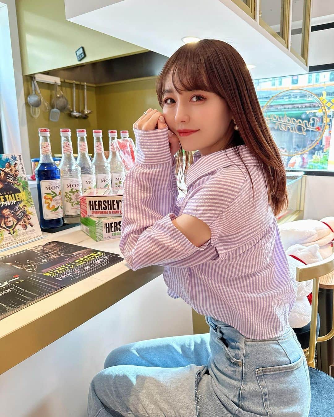 のインスタグラム：「. カウンターもおしゃれ🥰 本日リニューアルオープン💕 詳細は @broadway_diner_   【BROADWAY DINER】 📍東京都渋谷区千駄ヶ谷5-20-12  open 11:00〜 close 22:00 定休日　月、日  . #broadwaydiner#yoyogibroadway  #broadway_diner_ #代々木ブロードウェイ #代々木グルメ #代々木ランチ #代々木ディナー #ひとり飲み #代々木 #カフェ #代々木カフェ #カフェ巡り #おしゃれカフェ #ストリート #おしゃれカフェ東京 #おしゃれカフェ巡り #カフェランチ #サンドイッチ#テラス席#わんこok #取材協力#cocodeal#lilliancarat#ココディール#リリアンカラット#デニムコーデ」