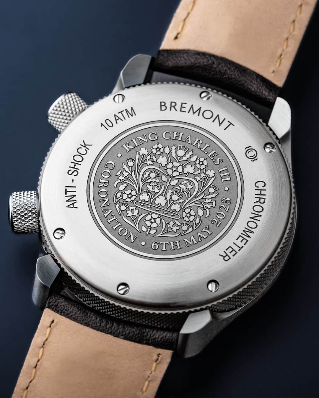 ブレモンさんのインスタグラム写真 - (ブレモンInstagram)「As a proud British company, Bremont is delighted to celebrate the upcoming Coronation of King Charles III with the commemorative Bremont MBII King Charles III timepiece.  The Limited Edition nods to the historic occasion through the regal purple seconds hand and the closed case back, engraved with the official emblem of His Majesty's Coronation, depicting the flora of the four nations in the shape of St Edward's Crown.  All purchases of the King Charles III Limited Edition watch are accompanied by a bespoke Limited Edition commemorative coin as a special keepsake to mark this truly historic occasion.   Limited to 50 pieces, the MBII King Charles III timepiece is available at Bremont.com and Official Bremont Boutiques globally. Learn more at the Link in Bio🔗  #BremontWatches #LuxuryWatches #BremontMBII #LimitedEditionWatch」4月28日 20時00分 - bremontwatches