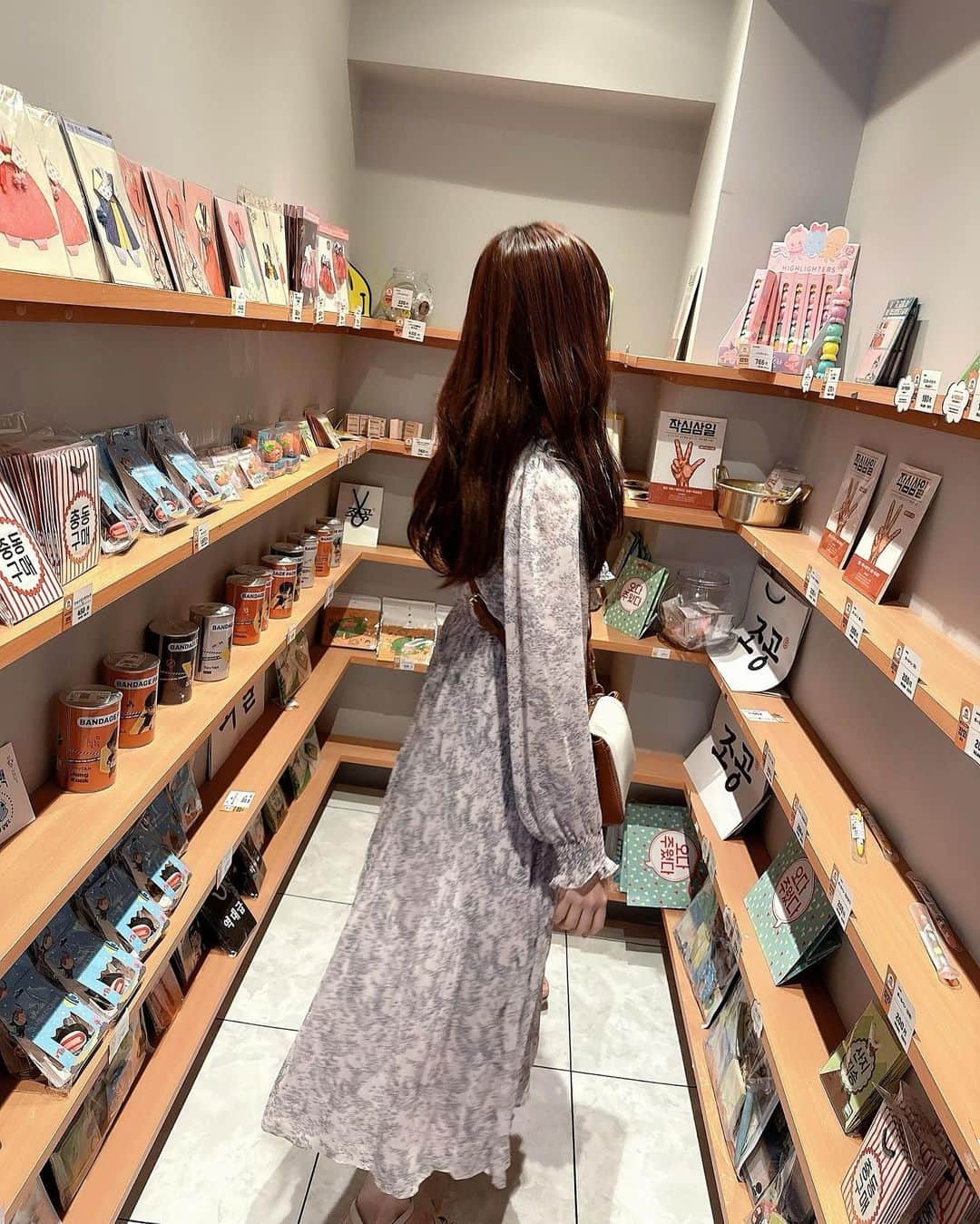 山内祐奈のインスタグラム：「🕊️ 妹とおでかけした日の🫶🏻 写真は選んでもらった!!  한국 사랑♡ #韓国#ショップ #ゆなすたぐらむ❤︎」
