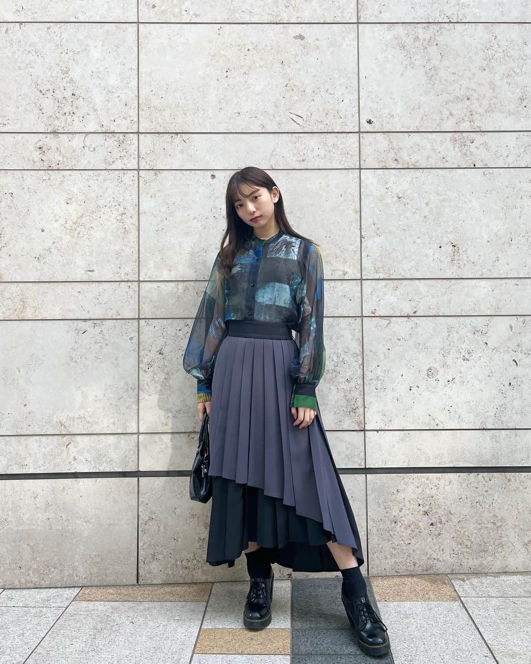 東条澪さんのインスタグラム写真 - (東条澪Instagram)「こんばんは〜。れんれんです。  ずっと気になってたのに手を出せなかった、HAREのお洋服を初めて買いました🤭💕  ちょっといつもと違う系統のれんれんはいかがですか？？  #プラチナムプロダクション #model #zipper #hare #drmartens #fashion」4月28日 19時57分 - tojo_ren