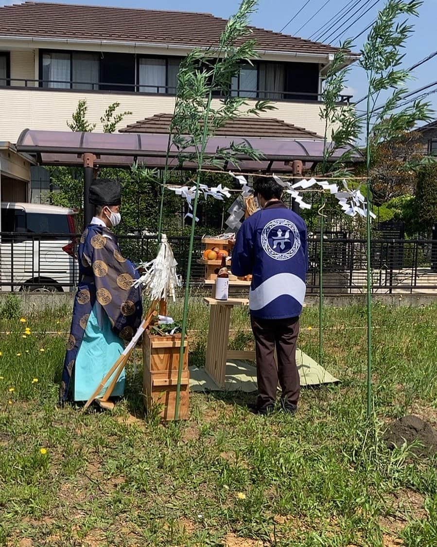 のインスタグラム：「【現場レポート】 @つくば市Tさんのおうち 本日は地鎮祭でした㊗️ 晴天の中で素晴らしい日となりました！ いよいよ着工となります！ よろしくお願い致します😃」