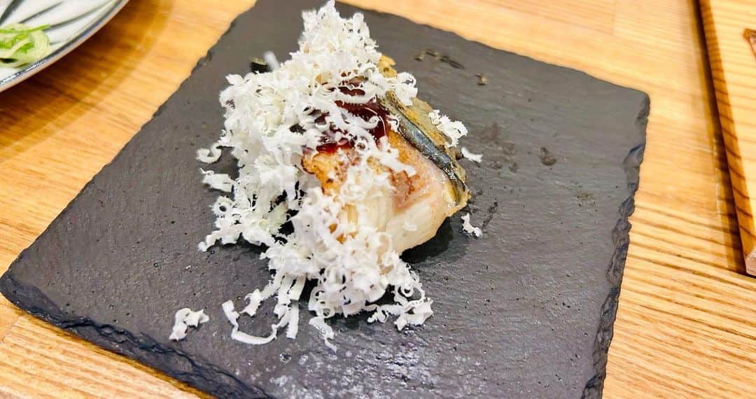 世手子さんのインスタグラム写真 - (世手子Instagram)「Asakusa eating tour💖 sushi for lunch🍣🍣🍣 Extensive menu and fun( ^ω^ ) #浅草食べ歩き  @asakusasushi0701  #浅草すし#asakusasushi 行ってきた（＾_＾） なっちゃんと #寿司ランチ 楽しかった(*´∀｀*) 名物 #エビカニ合戦 頼んだよ)^o^( メニュー豊富で素晴らしい（＾_＾） イカソーメンからすみがけ #憧れのアレ  #とろける鰻バター は定番🌟 #飲めるサーモン  #飲める炙りえんがわ  #のどぐろ昆布〆 炙り #熟成金目鯛  全部美味しすぎた(*≧∀≦*) #揚げ納豆巻き も初体験^ - ^ #柚子胡椒鯛のあて巻き もうま❤️‍🔥 #イカゲソ もさくさく 今なら #ハイリキ 注文するとガラポンできてお食事券あたったりするから行ってみてね(*´◒`*) #浅草横町 楽しすぎ(((o(*ﾟ▽ﾟ*)o)))♡ #カタカナスシ #浅草ディナー #浅草昼のみ  #ドタバタ育児  #二児のママ  #2児育児 #赤ちゃんのいる暮らし  #3歳男の子 #3歳差育児  #二児の母 #二児ママ  #ママシンガー  #二児育児」4月28日 11時38分 - rojide