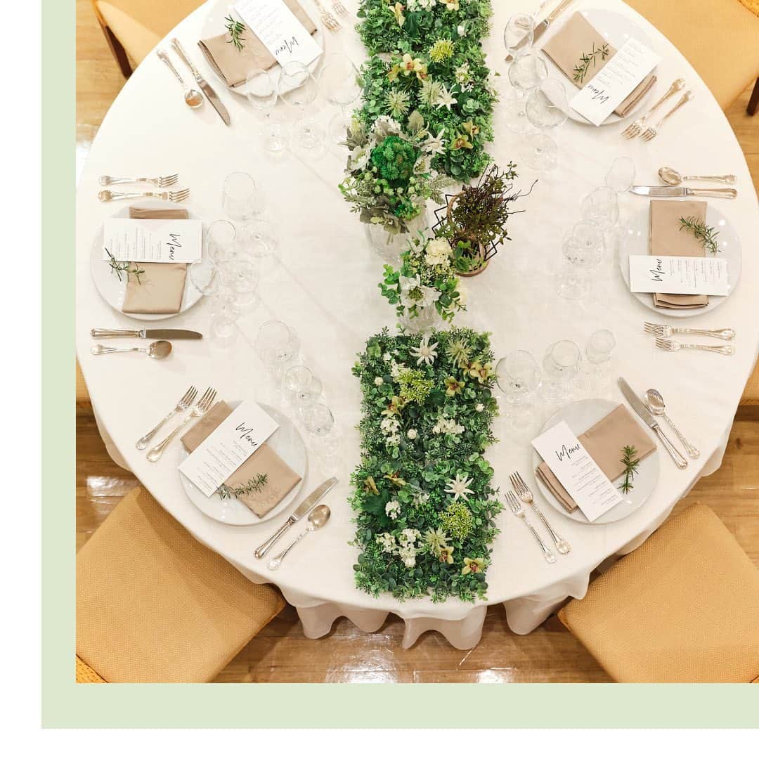 結婚式場 ヴィラ・デ・マリアージュ宇都宮のインスタグラム：「. 　　 villa des colony 🌿 　  白と淡いグリーンのシンプルな色使い の会場です 　　 ペーパーアイテムや会場の装花で おふたりのカラーに染めることができるので オリジナリティをより出しやすい会場です 　　 　　  #ウェディングケーキ #ウェディングケーキデザイン  #プロヴァンス⁡⁡ #フランス⁡⁡ #南フランスの街⁡⁡⁡ #ヴィラデマリアージュ⁡⁡⁡⁡⁡⁡⁡ #ヴィラデマリアージュ宇都宮⁡⁡⁡⁡⁡⁡⁡ #自然⁡ #ナチュラルウエディング⁡ #宇都宮結婚式⁡⁡⁡⁡ #那須結婚式⁡⁡⁡⁡⁡ #栃木結婚式⁡⁡⁡⁡⁡⁡⁡ #宇都宮結婚式場⁡⁡⁡⁡⁡⁡⁡ #那須結婚式場⁡⁡⁡⁡⁡ #栃木結婚式場⁡⁡⁡⁡⁡⁡⁡ #那須ウエディング⁡⁡⁡⁡⁡ #宇都宮ドレスショップ⁡⁡⁡⁡⁡⁡⁡ #ウェディングドレス  #栃木ドレスショップ⁡⁡⁡⁡⁡⁡ #ヴィラ花嫁⁡⁡⁡⁡⁡⁡⁡ #宇都宮花嫁⁡⁡⁡⁡⁡⁡⁡ #栃木花嫁⁡⁡ #宇都宮レストラン⁡ #栃木レストラン⁡ #宇都宮カフェ⁡ #栃木カフェ」