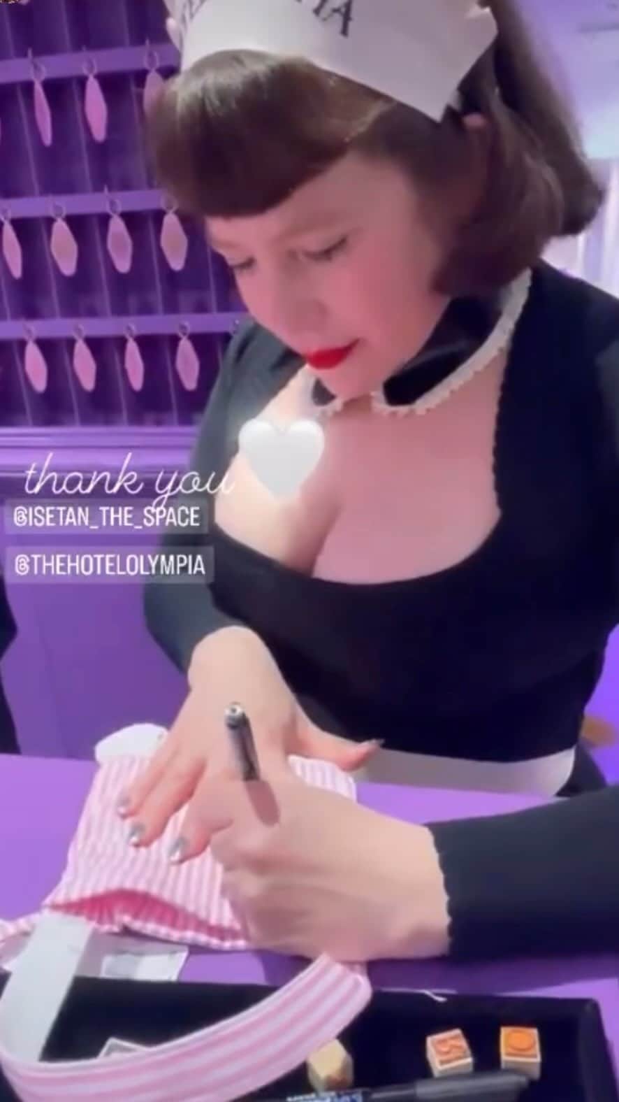 オランピアルタンのインスタグラム：「The Hotel Olympia at @isetan_the_space is open for business! And I will see you there today from 1-5pm! I may even scribble on a bag for you ✍🏼♥️🇯🇵 @thehotelolympia 🏩 #thehotelolympia #TOKYO!」