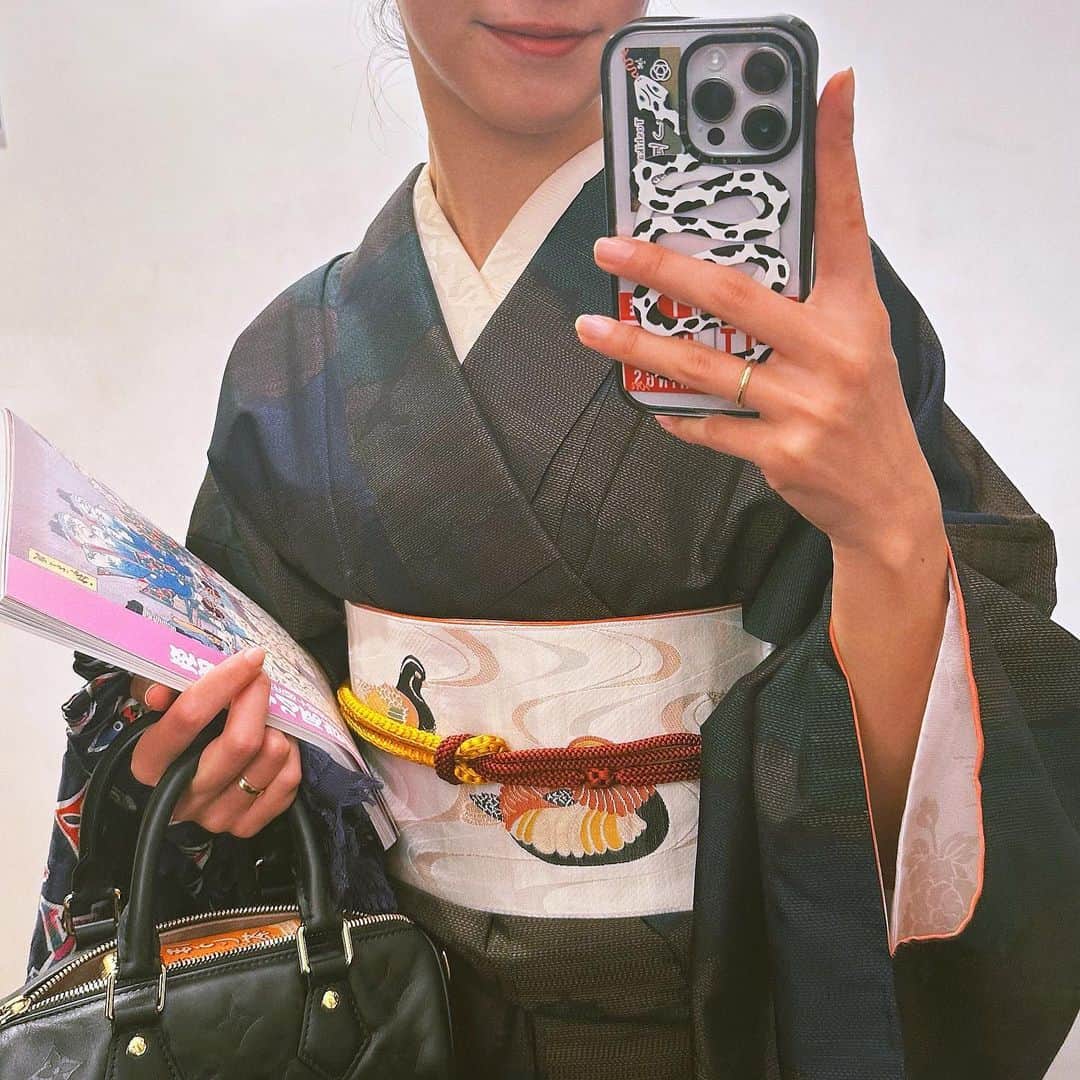中田クルミのインスタグラム：「鳳凰祭四月大歌舞伎 千秋楽観劇❤️‍🔥 #着物」