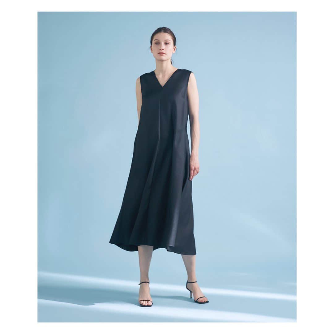 のインスタグラム：「2023 summer collection  one-piece ¥34,980     #superiorcloset #ined #23ss #summer #スーペリアクローゼット #イネド #夏 #新作 #夏服 #ワンピース #gw #休日コーデ #大人カジュアル #キレイめコーデ」