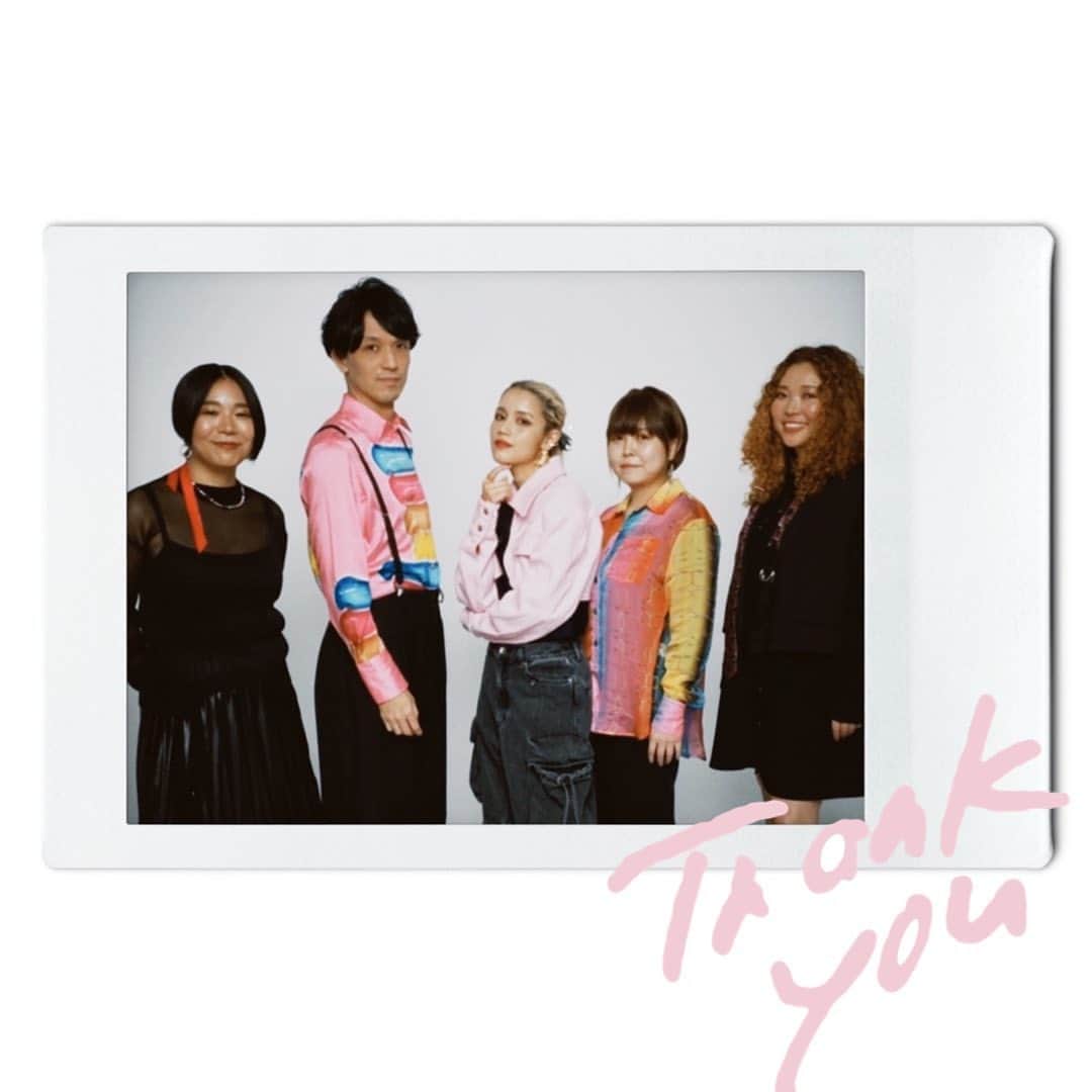 のインスタグラム：「I'm not alone🫶  @meg.me_music  @hanah_spring  @lyn_inaizumi  @nl_louis」