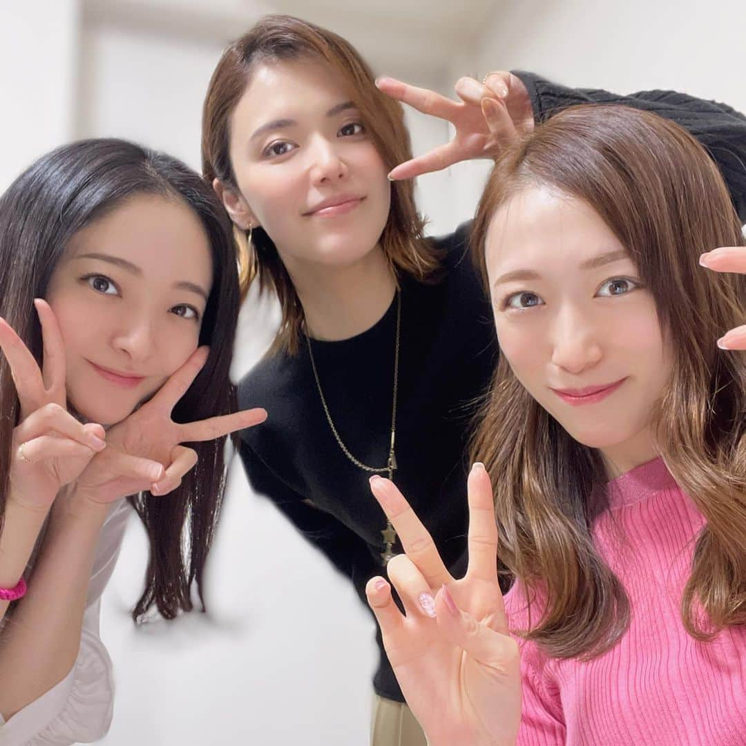 妃白ゆあさんのインスタグラム写真 - (妃白ゆあInstagram)「⁡ 月組公演 『応天の門』－若き日の菅原道真の事－ 『Deep Sea －海神たちのカルナバル－』 ⁡ 星組同期のせっきー @yurito.seki と観に行きました😊 劇場でジキルとハイドに出演中の玲実くれあ さんにもお会いできました💓 ⁡ ⁡ キラキラと輝く同期を一瞬も取りこぼすまいと、全集中で🥺🥺 ⁡ 登場シーンから本当に麗しくて...😢 ⁡ ⁡ ショーも盛り沢山😍✨✨ ⁡ ⁡ 最近の観劇はハンカチは必ず2枚必須です🥲 ⁡ ⁡ ⁡ いよいよ明後日は大千穐楽 出演者の皆様、関係者の皆様とお客様にとって最高の1日になりますように💓 ⁡ ⁡ ⁡ ⁡ あと、先日この3人でも久しぶりに会いました💓 @sayaka.himeka  @sho_ayanagi_official  4人で会えるのもそう遠くないかな☺️✨✨」4月28日 12時20分 - yua_hishiro