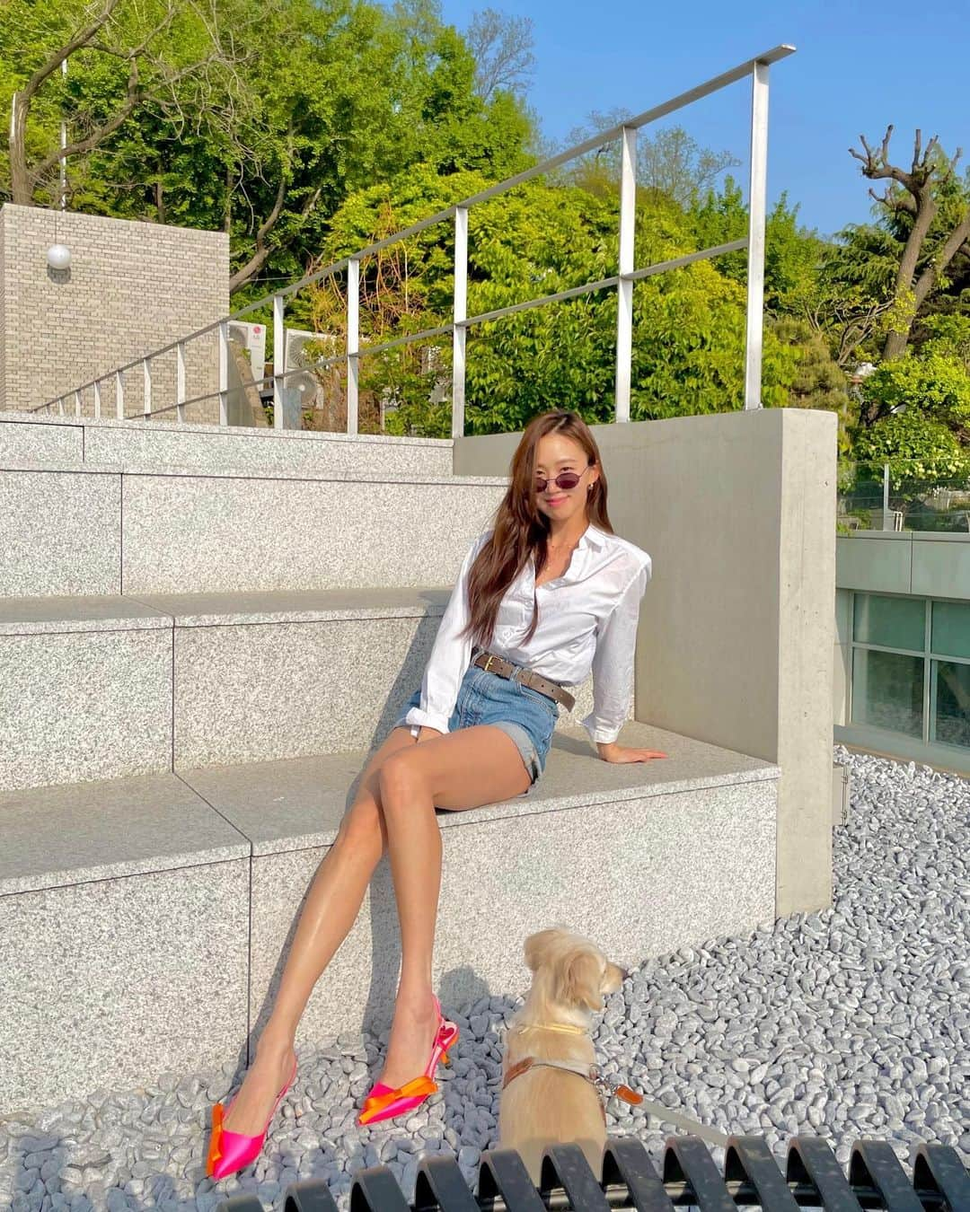 コ・ソンヒさんのインスタグラム写真 - (コ・ソンヒInstagram)「🩷 With all the girl's dream shoes 🎀  Best 👠 @rogervivier @gherardofelloni  . . . 📸 @cdeum + 🐶」4月28日 13時05分 - krnangel621