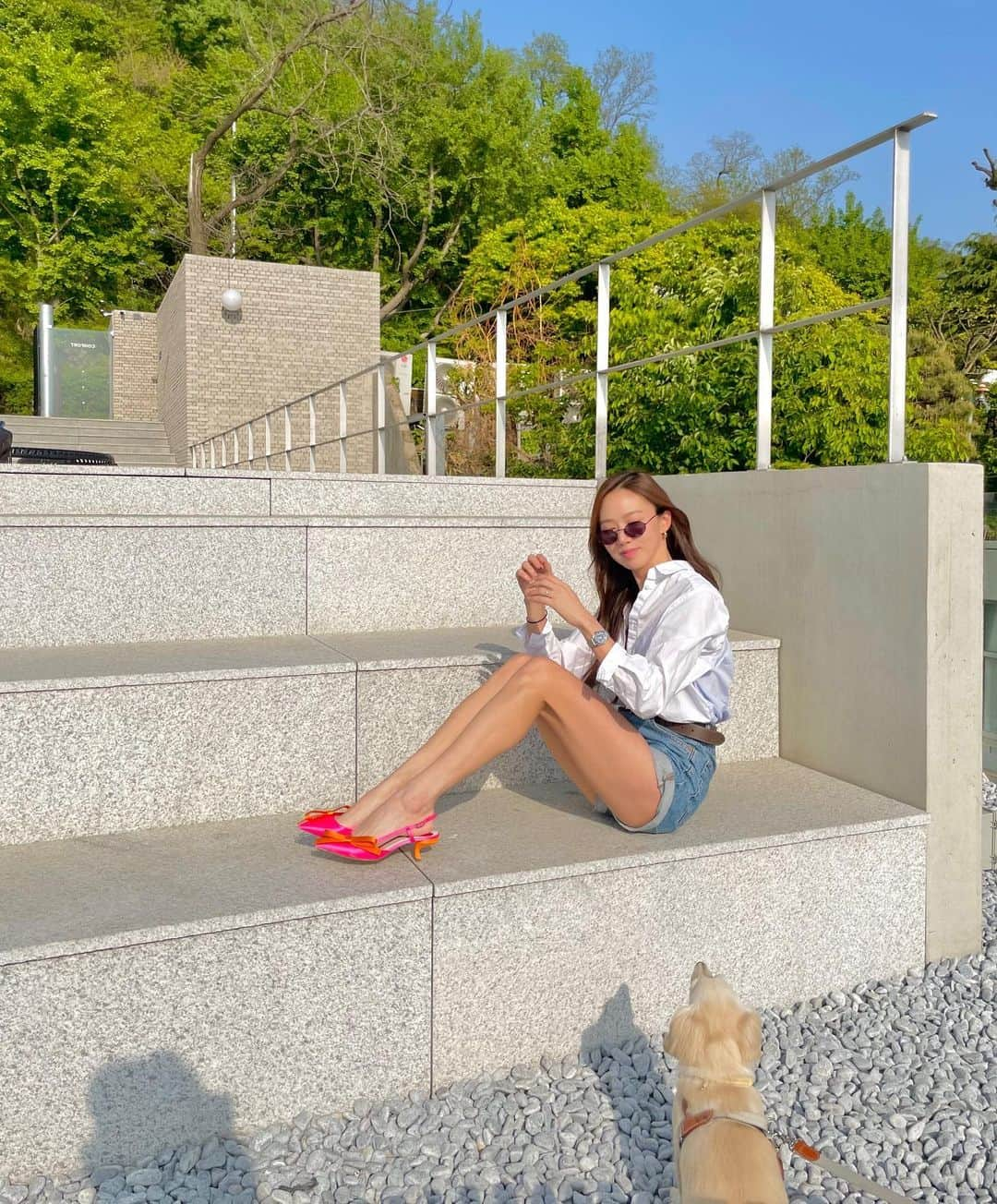 コ・ソンヒさんのインスタグラム写真 - (コ・ソンヒInstagram)「🩷 With all the girl's dream shoes 🎀  Best 👠 @rogervivier @gherardofelloni  . . . 📸 @cdeum + 🐶」4月28日 13時05分 - krnangel621