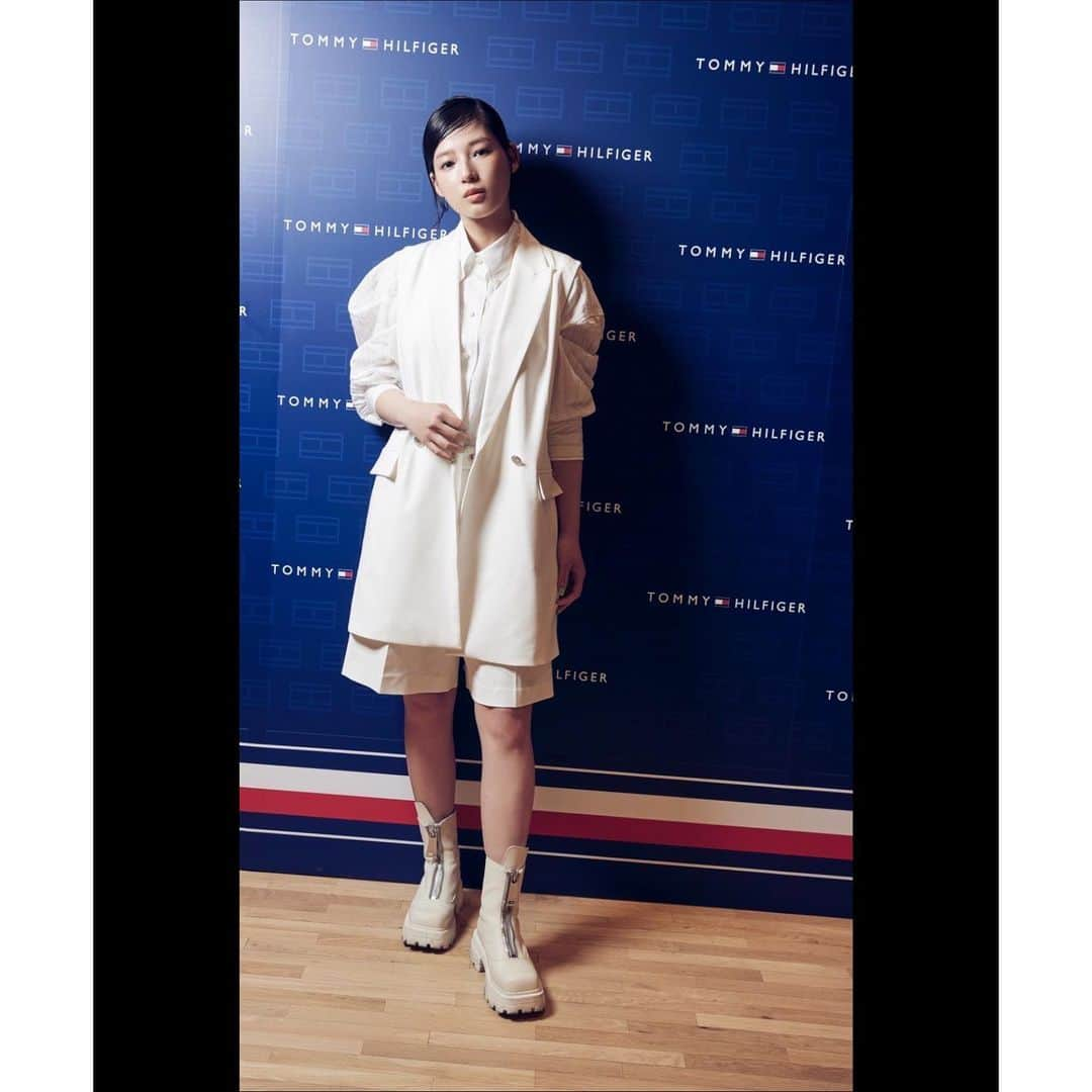 石井杏奈のインスタグラム：「可愛い店内と可愛いお洋服にワクワク☺︎♡  #TommyHilfiger #ClassicsReborn #表参道トミー前 @tommyhilfiger」