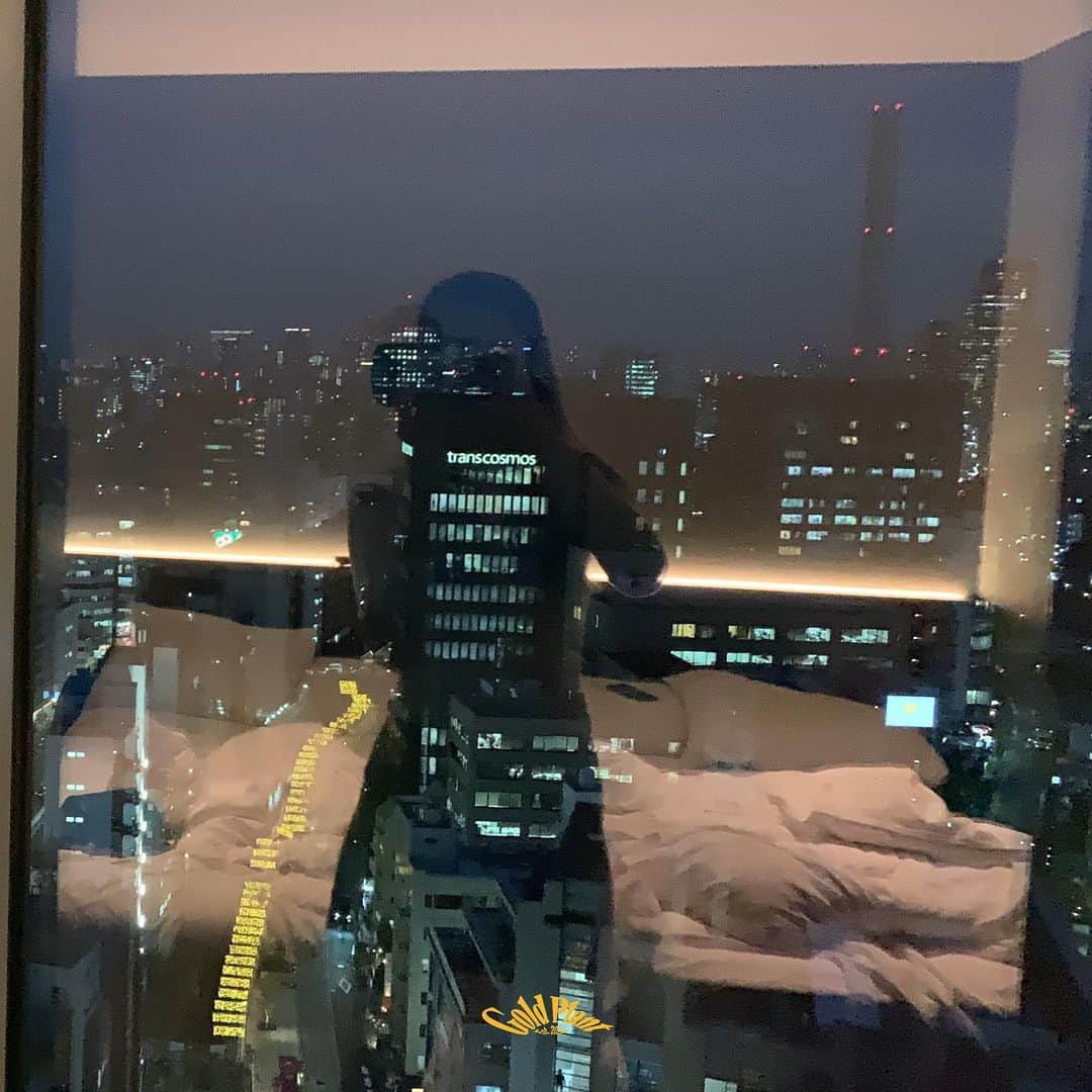 のインスタグラム：「“With You feat. @alisamusic_official “ (prod. @foux_x )  新曲、プロフィールのリンクから聴いてplz  Hope you guys liked our new new」