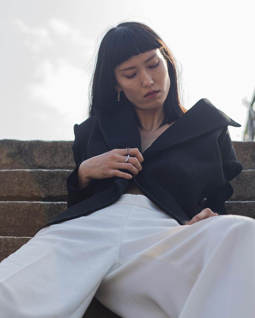 レンナ（RENNA）さんのインスタグラム写真 - (レンナ（RENNA）Instagram)「📸❤️‍🔥 　 　 Grazie mille😘 @leonardorossidesign   　 　 #shooting  #modeling  #asianmodel #japanesemodel  #fashionphotography  #coate  #milano  #navigli  #📸」4月28日 20時20分 - renna_tkmr