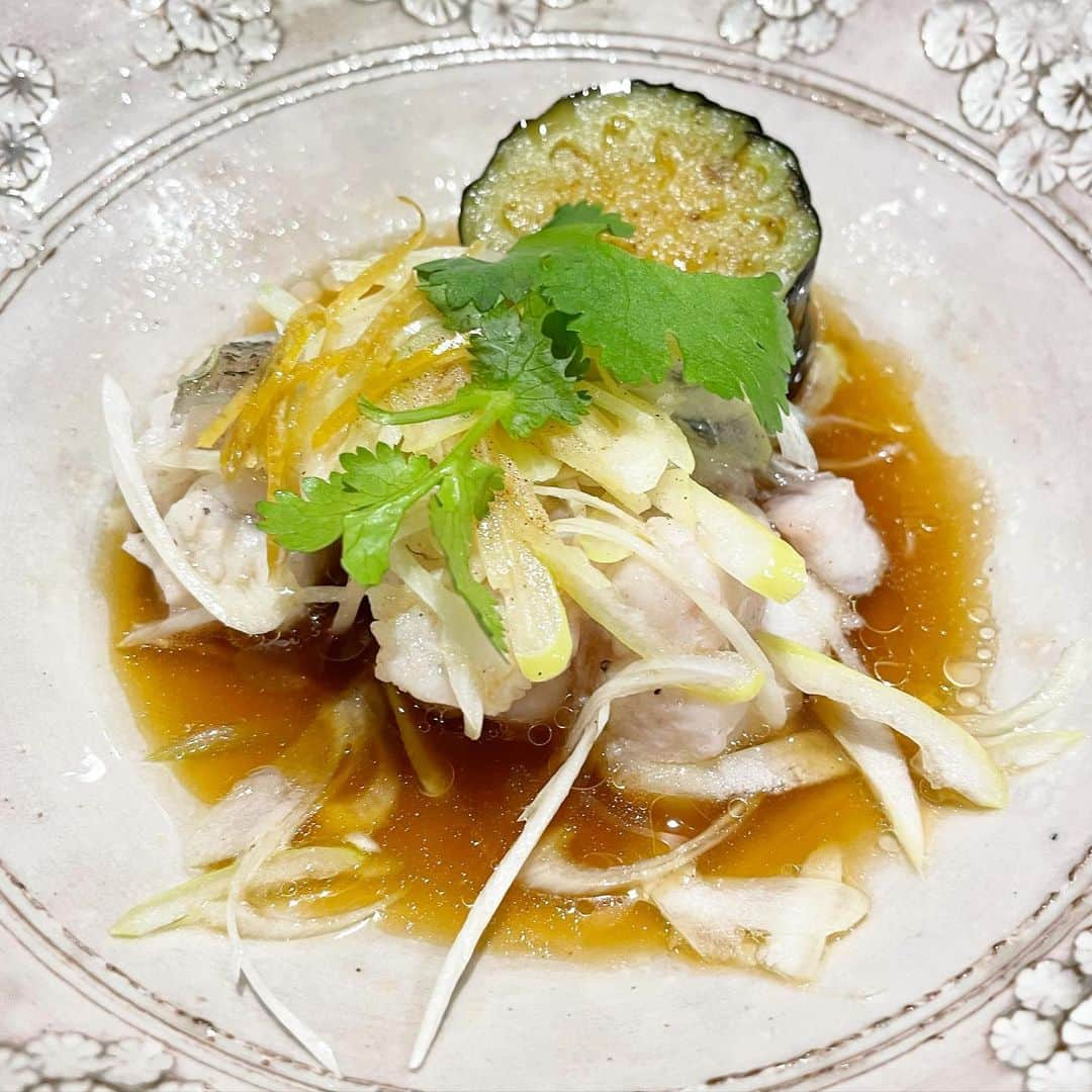 乾雅人さんのインスタグラム写真 - (乾雅人Instagram)「中国菜 灯菜@池尻(移転先未定) 移転前に滑り込みで初訪問。丸っこい放送作家が「食べログの点数が謎に低いが必食のこと」と言明。 なるほど、確かにこれは必食すべき真っ正直な中華だ… 移転先が決まったらご連絡くださるとのことなので通います！」4月28日 15時07分 - inuimasato