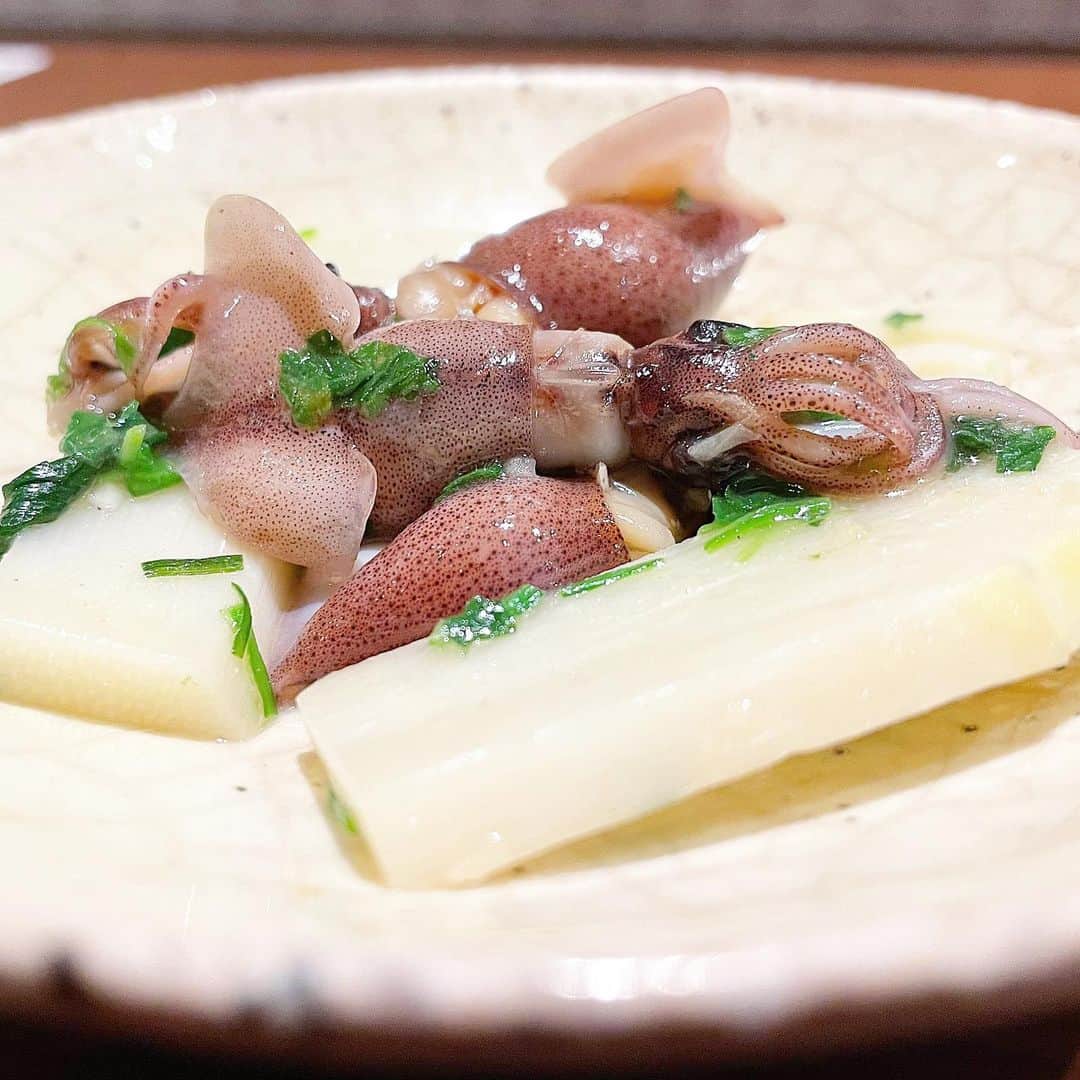 乾雅人のインスタグラム：「中国菜 灯菜@池尻(移転先未定) 移転前に滑り込みで初訪問。丸っこい放送作家が「食べログの点数が謎に低いが必食のこと」と言明。 なるほど、確かにこれは必食すべき真っ正直な中華だ… 移転先が決まったらご連絡くださるとのことなので通います！」