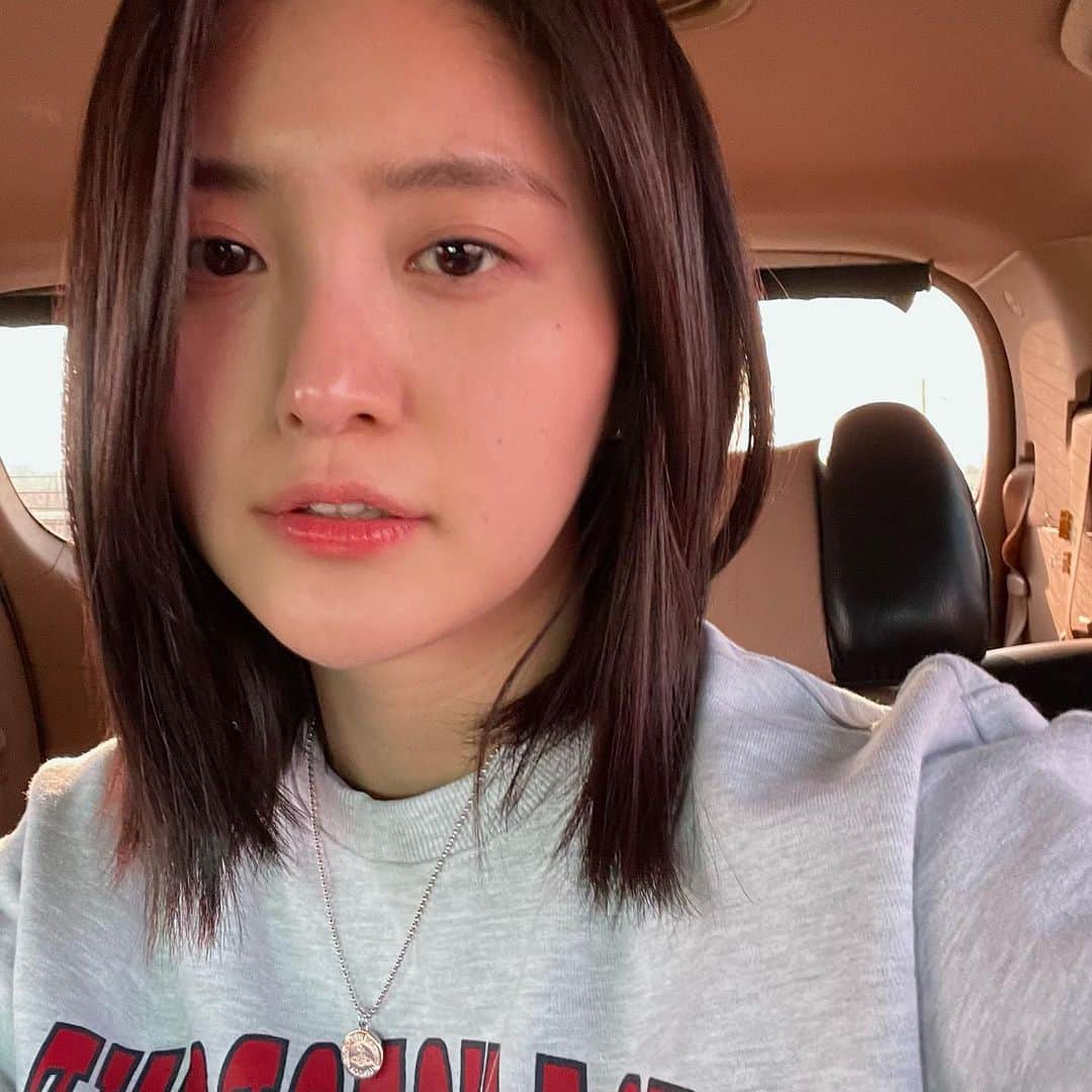 ジョンファのインスタグラム：「🙂」
