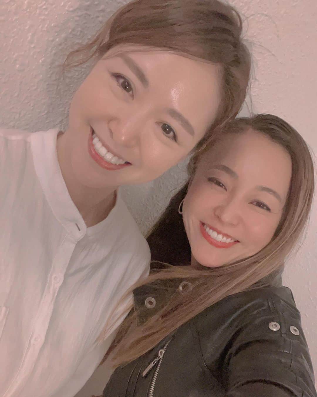 黒田愛美さんのインスタグラム写真 - (黒田愛美Instagram)「Zippys チームメイトななちゃんの、予約の取れない #ななかぐら へ💖🥂🍷🍽️ ワンオペでここまでこだわった最高のお料理を提供できるなんて 本当に尊敬しかない🤩❣️❣️ いつも美味しいお料理ごちそうさまです🙏💕 なかなか会えてなかったZippys メンバーにも会えて、心温まる夜でした😊 #鎖骨骨折仲間 😅 のヒデさんはボルト🔩が取れてどうやら完全復活らしい‼️👏 いいな〜✨✨🥺 お疲れ様でした🥹✨✨ 私は🔩半年後抜去予定です💪  ちなみに MEZAMELは常に人数分持ち歩いてる✌️💊 #スタイルフォーミュラ も常にお裾分け😁 @mezamel_official  @dr.one_fcc  #トライアスロン仲間 #トライアスロンチーム #zippys #もはや家族 #神楽坂 #グルメ #黒田愛美」4月28日 15時22分 - kurodaaimi