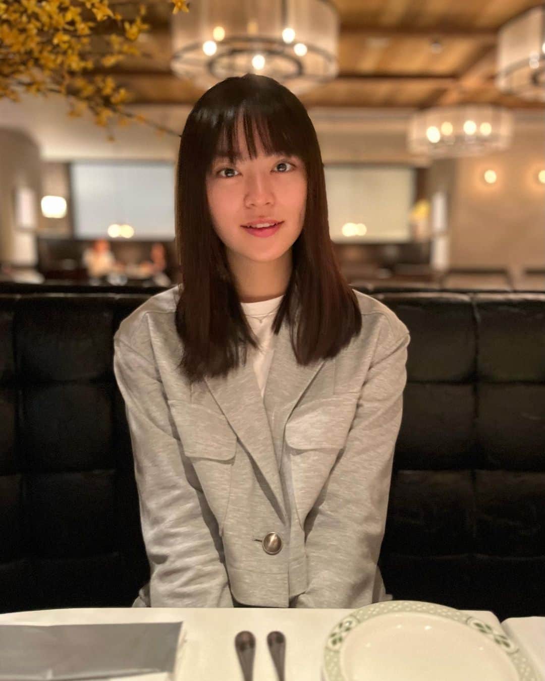 深尾あむのインスタグラム：「わくわくからのサラダからのお肉。 最高ですねぇ〜。」