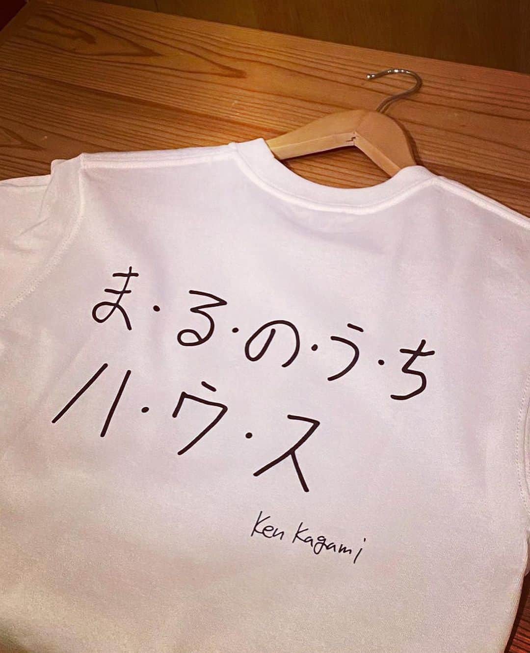 KEN KAGAMIさんのインスタグラム写真 - (KEN KAGAMIInstagram)「regram @izumitamada  丸の内ハウス16周年スタッフ用Tシャツをデザインさせて頂きました。」4月28日 15時35分 - kenkagami