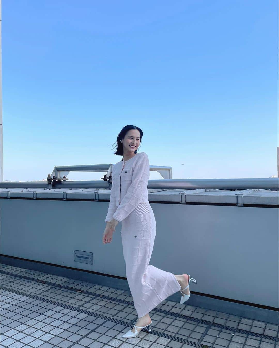 白河れいさんのインスタグラム写真 - (白河れいInstagram)「ぽかぽか4月のお衣装たちです👗🧚🏻‍♂️ 最後の写真は、お祝いしていただいた時のものです🤍🤍  stylist : @wakikokondo さん♡」4月28日 16時03分 - rayshirakawa