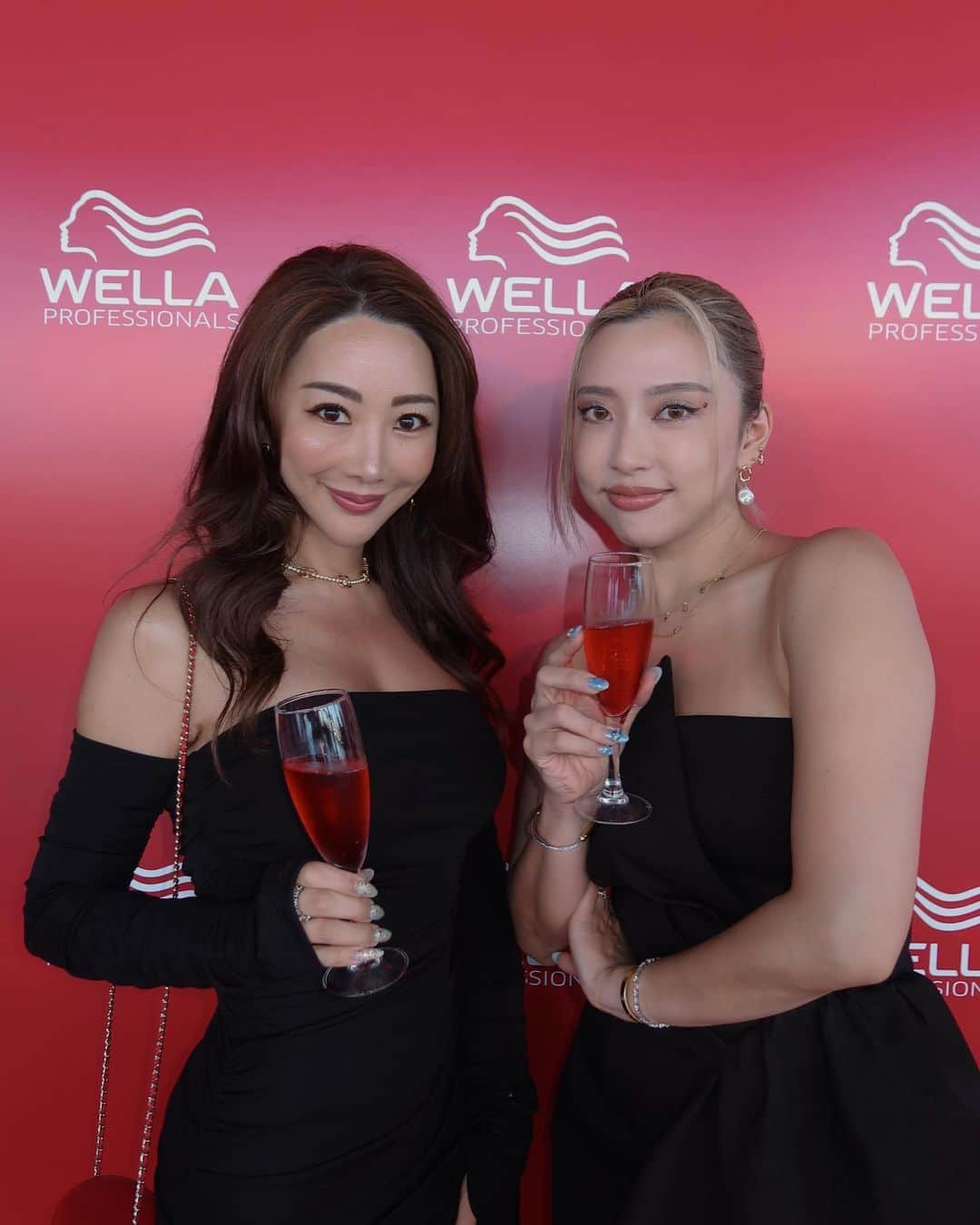 植野有砂さんのインスタグラム写真 - (植野有砂Instagram)「Such an international night with @wellahair @wellapro_japan 😍❤️  I am so lucky to attend this wonderful event !! グラン・カナリア島最後の夜はウエラのGALA dinnerでした💕 世界中から1200名も集まって、各国の入場があったりコンテスト受賞があったり、有名ヘアスタイリストさんのヘアショーがあったり、本当にすごい規模だった🤯！！そしてめちゃ盛り上がってた😍　ウエラはsystemのラインがすごく好きだった〜🥰 #ウエラ #destination #welladestination」4月28日 16時03分 - alisaueno