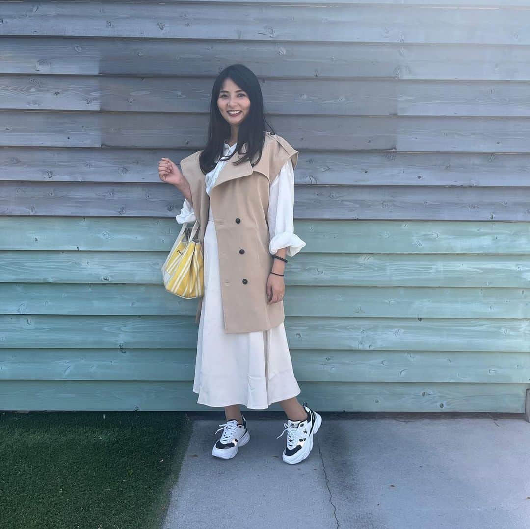 濱田文恵さんのインスタグラム写真 - (濱田文恵Instagram)「【GW前のママ休暇】  今週末から始まっていくGW前にママ休暇を取りました。😆  (と言ってもただランチに行ったり、お買い物したりするだけなのですが。😇)  そして、プチプラで大人気のSHEINでお買い物する機会をいただいたので、買ったものを使って珍しくコーディネート写真を投稿してみます。  噂に聞いていたSHEINですが、プチプラなのに高見えするアイテムも多くて、子育て中の私にはとても嬉しいお買い物サイトでした。  子育て中って、どんなにお洒落してもすぐに着崩れるし、汚されるし。そもそも新しいお洋服を買いに行く時間さえないし😂  それをお家にいながら隙間時間を使ってお買い物ができて、さらにプチプラって・・・🙌  はい、気に入りました❤️ またちょこちょこ覗きたいと思います。  最後に、今回はフォロワー様に向けたクーポンコードを頂いたのでシェアしますね。  4ST310  ※0-5999円で15%オフ, 6000円以上のご購入で20％オフ ※有効期限：2023/05/31”  #SHEIN春の感謝祭 #SHEINコーデ #SHEIN #SHEIN購入品 #今日のコーデ #OOTD  #購入品紹介 #ママコーデ　@shein_japan @sheinofficial」4月28日 16時35分 - tyanfumi
