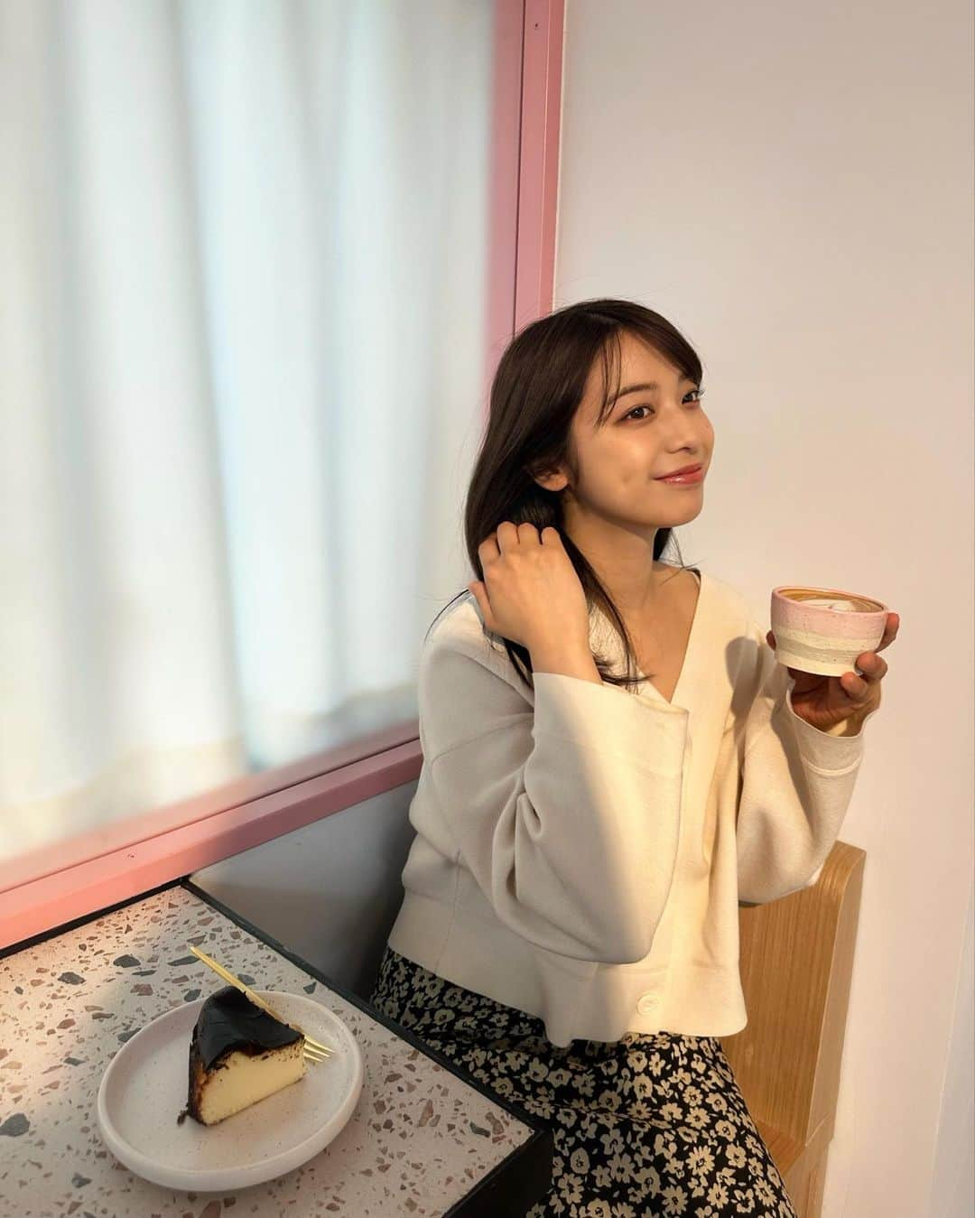 山口清香さんのインスタグラム写真 - (山口清香Instagram)「明日4/29から代官山にオープンするカフェ(@sophiacoffee.jp )のプレオープンに行ってきました☕️♡  チョコテリーヌとバスチーが濃厚でほんっっとに美味しかった、、🤤  オープンしたらまたいこーっと🌿  #代官山カフェ #代官山 #代官山グルメ #カフェ #カフェ巡り」4月28日 16時45分 - sayaka__yamaguchi_