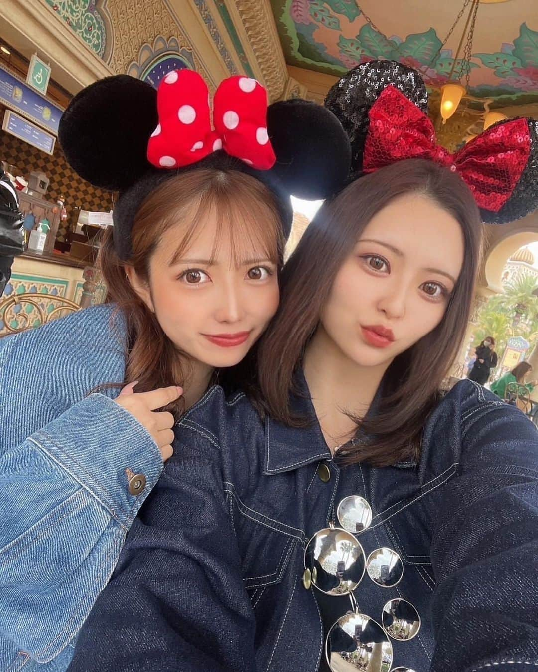 美女美容事情さんのインスタグラム写真 - (美女美容事情Instagram)「《Disney Girls❤︎❣️🐭》 *⁠ リポストを使って素敵な美女の投稿を紹介させて頂く【ビジョビ💄美女美容事情💅】のコーナーです✨ *⁠ 今回ご紹介させて頂きますのは!!👀❤︎⁠⠀ 高見 美空さん< @miku_takami_ >の素敵なお写真📸⁠⠀⁠⠀⁠⠀⁠ *⁠⠀⁠⠀ ⁠夢の国の美女ふたり🏰❣️ミニーカチューシャ似合っていてとても可愛らしいです🪄🌙 *⠀⁠⠀⁠⠀⁠⠀⁠⠀ 高見 美空さん< @miku_takami_ > ⁠⠀⁠⠀⁠⠀⁠⠀ 素敵な投稿ありがとうございました☺️📸✨ *⠀⁠⠀⁠⠀⁠⠀⁠⠀ 高見 美空さんのアカウントには他にも素晴らしい投稿が沢山ありますので是非覗いてみてくださいね💁‍♀️💙⁠⠀⁠⠀⁠⠀⁠⠀ *⠀⁠⠀⁠⠀⁠⠀⁠⠀ △▼△▼△▼△▼△▼△▼△▼△▼△▼ ⁠⠀⁠⠀⁠⠀ ❤🧡💛「美女美容事情」💚💙💜⠀⠀⠀⠀⠀⠀⠀⠀⠀⠀⠀⠀⠀⠀⁠⠀⁠⠀⁠⠀⁠⠀⁠⠀ 👇掲載ご希望の方は👇⠀⠀⠀⠀⠀⠀⠀⠀⠀⠀⠀⠀⠀⠀⠀⁠⠀⁠⠀⁠⠀⁠⠀⁠⠀ @b_b_j.jタグ付けと🖤 #ビジョビ ⁠⠀ 🖤タグ付けお願いします✨⠀⠀⠀⠀⠀⠀⠀⠀⠀⠀⠀⠀⠀⠀⠀⁠⠀⁠⠀⁠⠀⁠⠀⁠⠀ △▼△▼△▼△▼△▼△▼△▼△▼△▼ ⁠⠀⁠ #ディズニー #ディズニー好き #ディズニー女子 #ディズニーランド #ディズニーシー #夢の国 #ディズニーリゾート #ディズニーコーデ  #ディズニーカチューシャ #ミッキーマウス #disney #disneyland #disneysea #disneyresort #tdl #disneycode #disneygirls #japanesegirls」4月28日 16時56分 - b_b_j.j