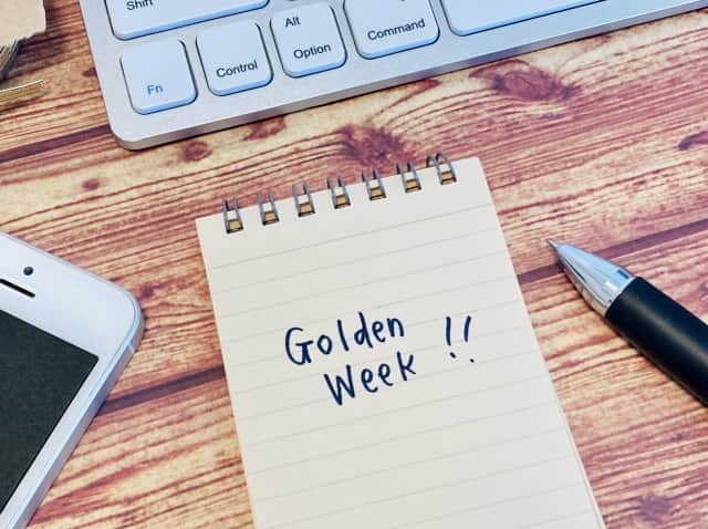 伸和建設株式会社のインスタグラム：「🍀GW期間休業のお知らせ🍀  誠に勝手ではございますが、GW期間中は下記の通りお休みさせていただきます。 －－－－－－－－－－－－－－－－－－－－－ ＜ 全店舗 ・ 全モデルハウス ＞  5月3日(水)～5月5日(金) －－－－－－－－－－－－－－－－－－－－－ 資料請求やお問合せ等を頂いた方へは、5月6日(土)より随時ご対応させて頂きます。 大変ご迷惑をお掛け致しますが、よろしくお願い致します。」