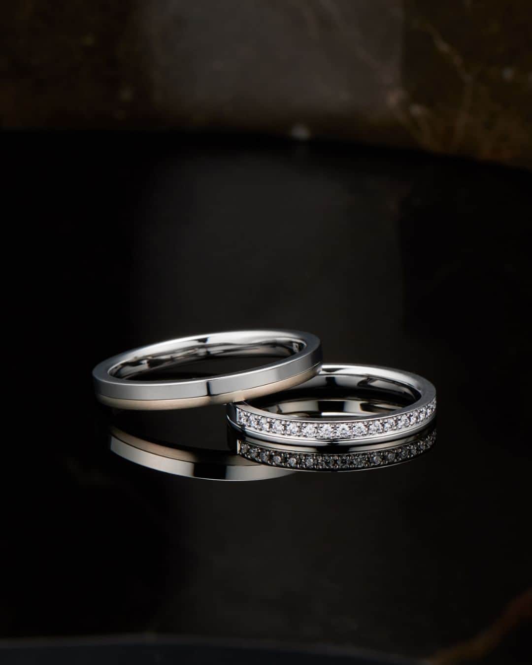 ラザール ダイヤモンド ブティック公式 | 婚約・結婚指輪のインスタグラム：「ー 100年以上の歴史がつなぐ、永遠の愛 ー   七色に光り輝くダイヤモンドとニューヨークの洗練が息づくデザイン、そして卓越したクラフトマンシップ――。これらすべてに完璧を極めたのが「ラザール ダイヤモンド」のマリッジリング。100 年以上の歴史がつなぐ創始者のこだわりと類まれな美意識が、真実の愛を象徴しエターナルな魅力を放ちます。  ＜結婚指輪＞HAMPTON  #lazarediamond #ラザールダイヤモンド #結婚指輪 #マリッジリング #NEWYORK #NYC #ダイヤモンド #ダイヤモンドリング #ブライダルリング #ブライダルリング専門店」