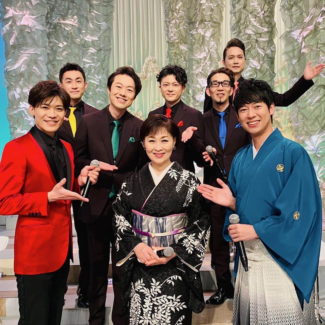 松阪ゆうきさんのインスタグラム写真 - (松阪ゆうきInstagram)「明日4/29(土)は❣️  11:30〜 NHK BSプレミアム 『新BS日本のうた 野洲市』(再放送)  19:00〜 BS朝日📺 『人生、歌がある』 橋幸夫さん引退直前スペシャル  に出演させて頂きます！  この回に出演させて頂き、 改めて橋幸夫さんの素晴らしさ、曲の多さに驚きました‼️  橋幸夫さんともお写真撮って頂きました。  ぜひスペシャルな回 ご覧下さいね♪  #松阪ゆうき  #nhkbsプレミアム  #新bs日本のうた  #bs朝日  #人生歌がある  #橋幸夫 さん #松原のぶえ さん #島津悦子 さん #市川由紀乃 さん #青山新 さん #ベイビーブー の皆さん #新浜レオン さん #森山愛子 さん #enka  #演歌  #演歌歌手  #見てね」4月28日 17時02分 - matsuzaka_yuuki