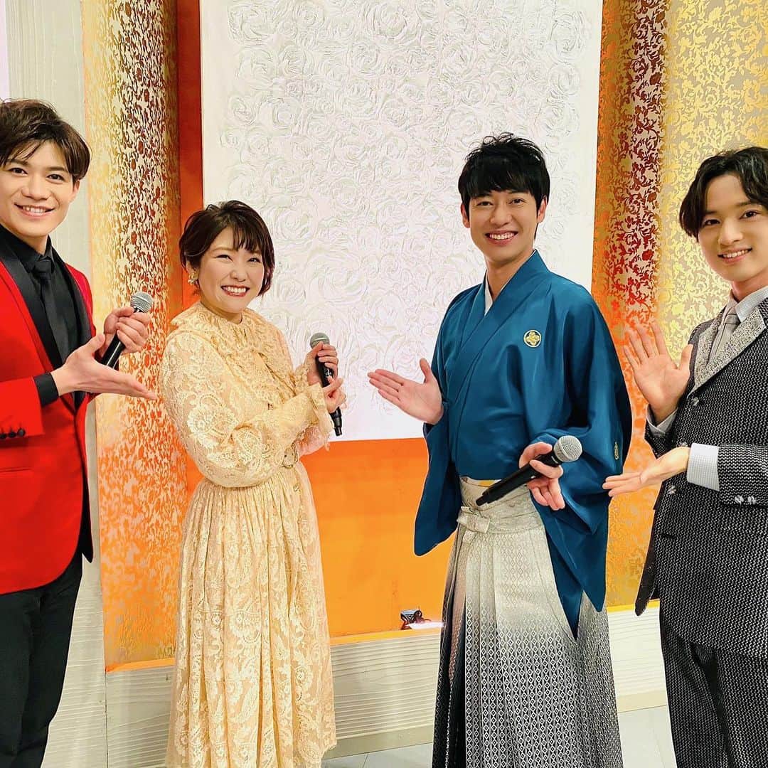 松阪ゆうきさんのインスタグラム写真 - (松阪ゆうきInstagram)「明日4/29(土)は❣️  11:30〜 NHK BSプレミアム 『新BS日本のうた 野洲市』(再放送)  19:00〜 BS朝日📺 『人生、歌がある』 橋幸夫さん引退直前スペシャル  に出演させて頂きます！  この回に出演させて頂き、 改めて橋幸夫さんの素晴らしさ、曲の多さに驚きました‼️  橋幸夫さんともお写真撮って頂きました。  ぜひスペシャルな回 ご覧下さいね♪  #松阪ゆうき  #nhkbsプレミアム  #新bs日本のうた  #bs朝日  #人生歌がある  #橋幸夫 さん #松原のぶえ さん #島津悦子 さん #市川由紀乃 さん #青山新 さん #ベイビーブー の皆さん #新浜レオン さん #森山愛子 さん #enka  #演歌  #演歌歌手  #見てね」4月28日 17時02分 - matsuzaka_yuuki