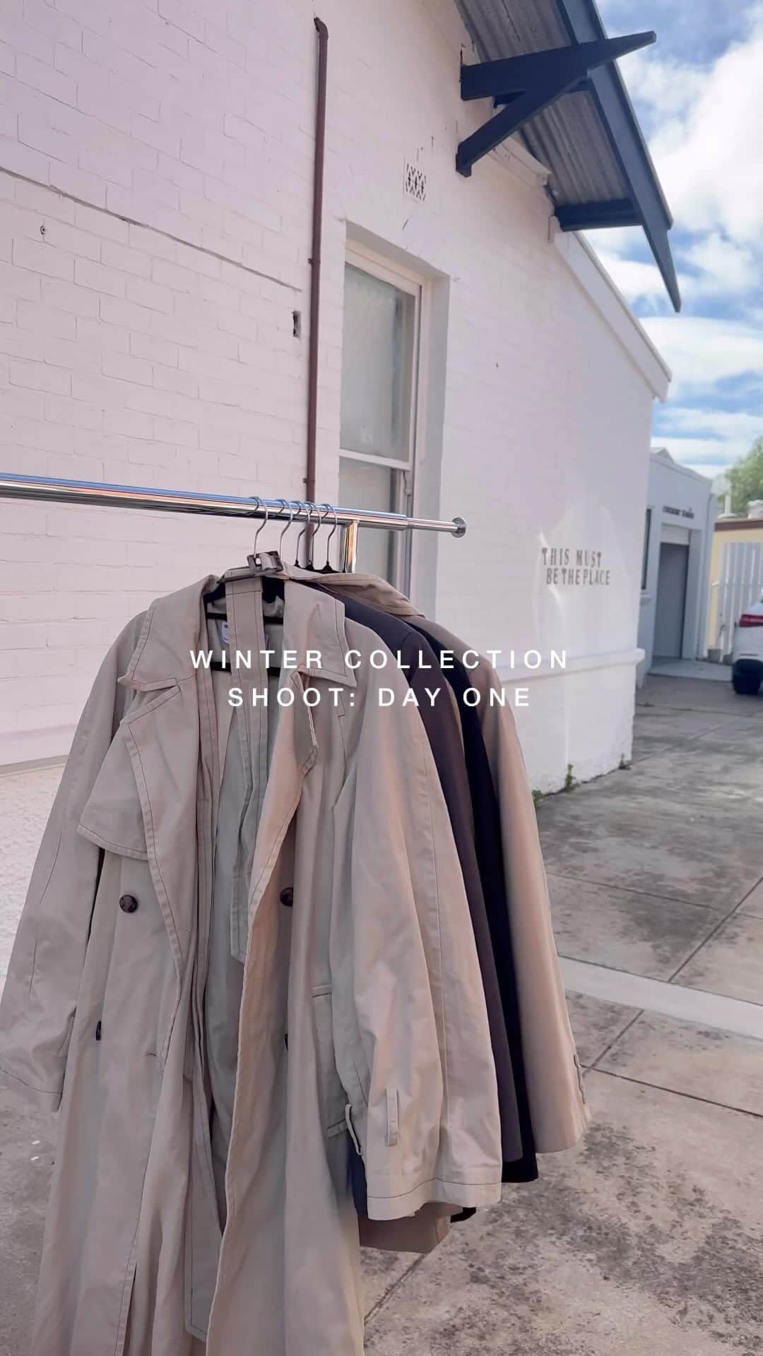 マディソン・ウィルソンのインスタグラム：「MY PASSION: women feeling confident, healthy and happy. @dallyandcolabel is where we fuel this fire creating pieces that make you feel excited to be active. everyBODY is beautiful and you are reason enough to SMILE.   WINTER DROP COMING SOON   Thanks to the beautiful @carleaatkins for bringing our photoshoot vision to life, what can’t she do 🖤」